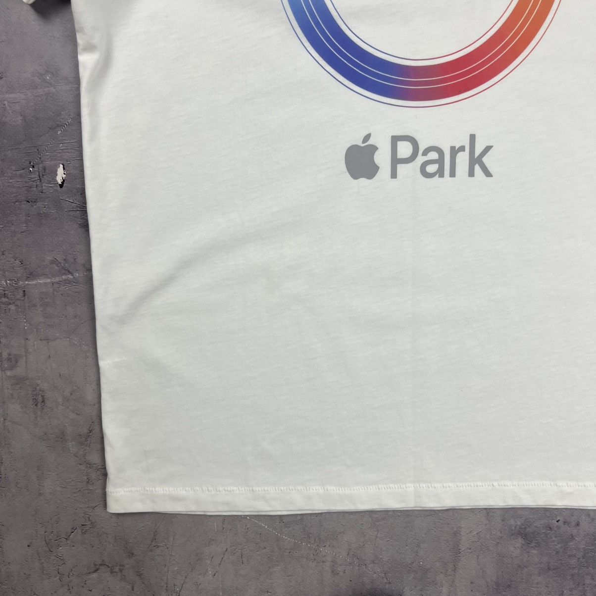 Apple Rare! Apple Park California 95014 Vintage Tee 00s Size US M / EU 48-50 / 2 - 10 Thumbnail