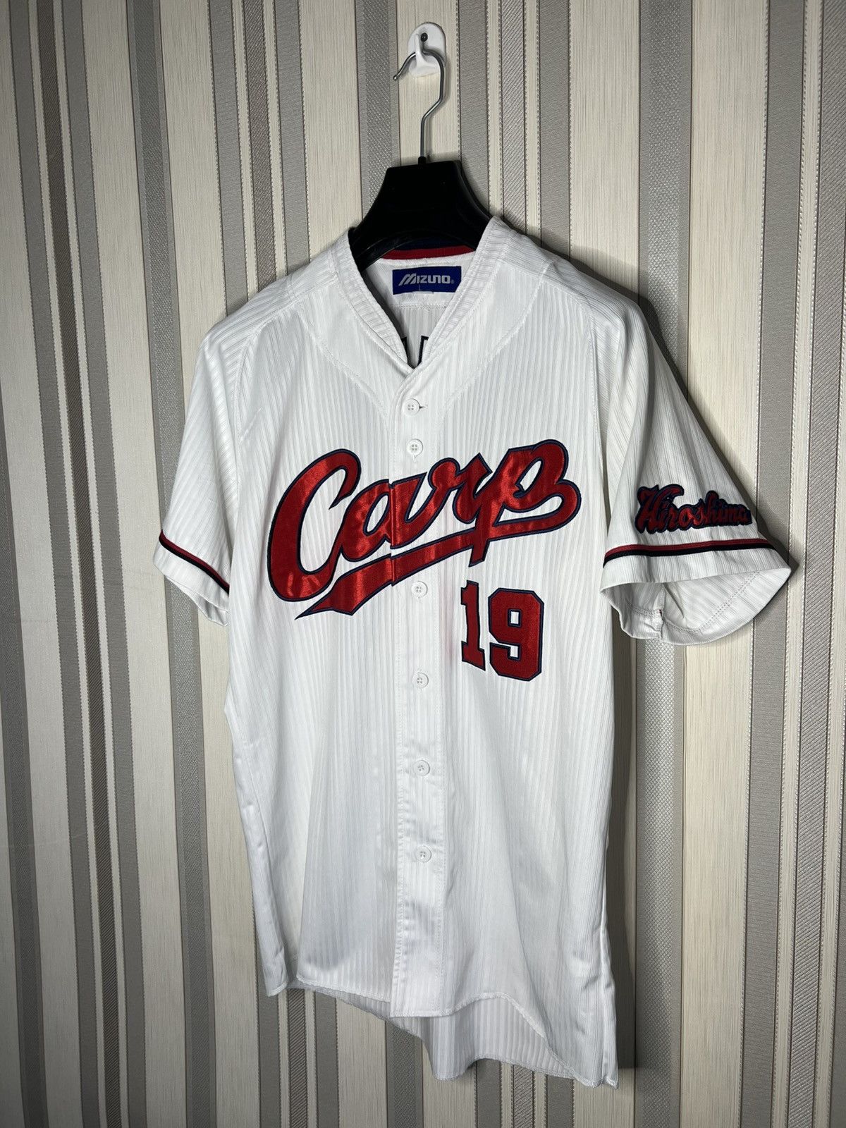 Mizuno Hiroshima Toyo Carp Mizuno Baseball Jersey #19 Nomura Size US M / EU 48-50 / 2 - 1 Thumbnail