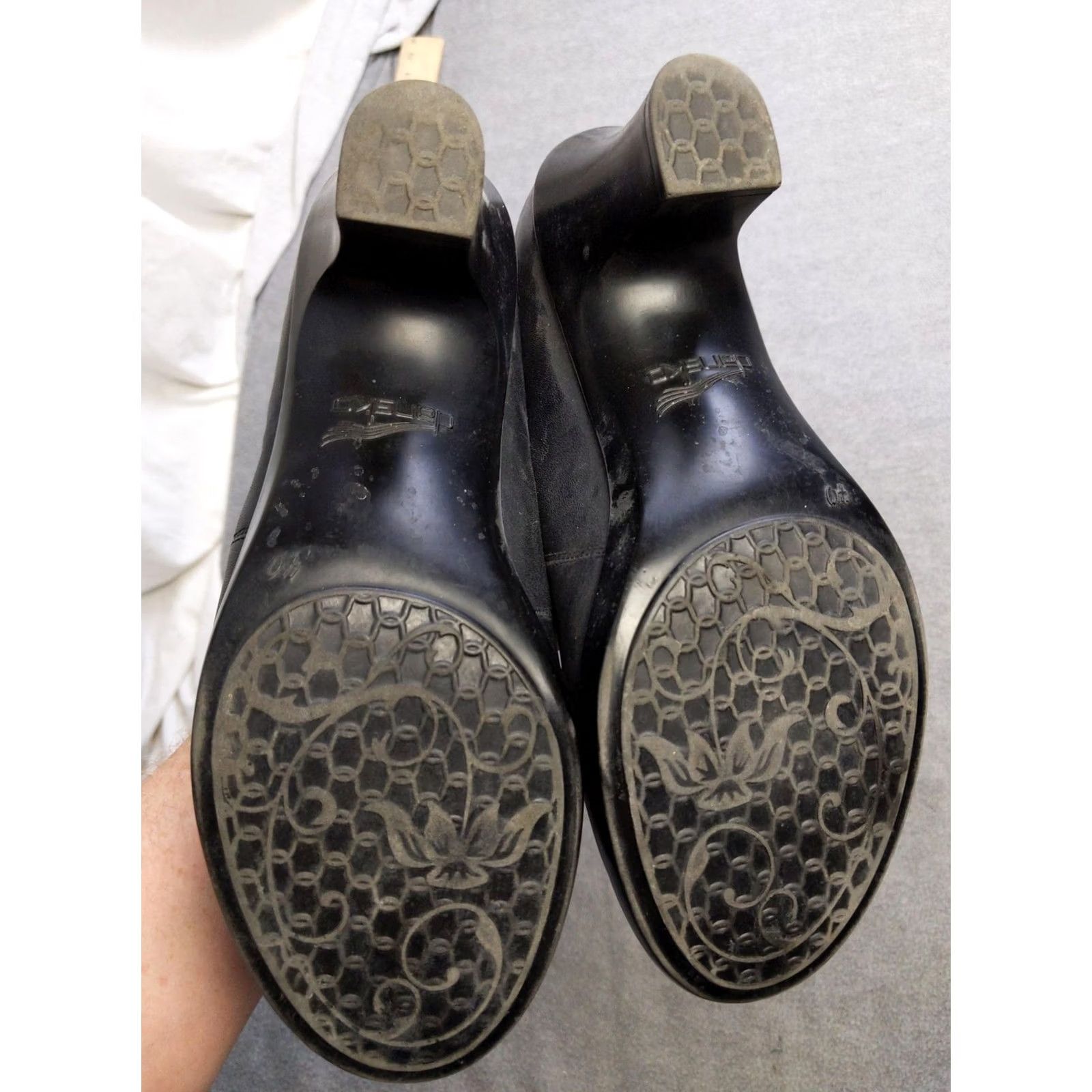 Dansko Dansko Women's Size 40 Black Leather Block Heel Slip-On Dress Comfort Work Shoes Size M / US 6-8 / IT 42-44 - 4 Thumbnail