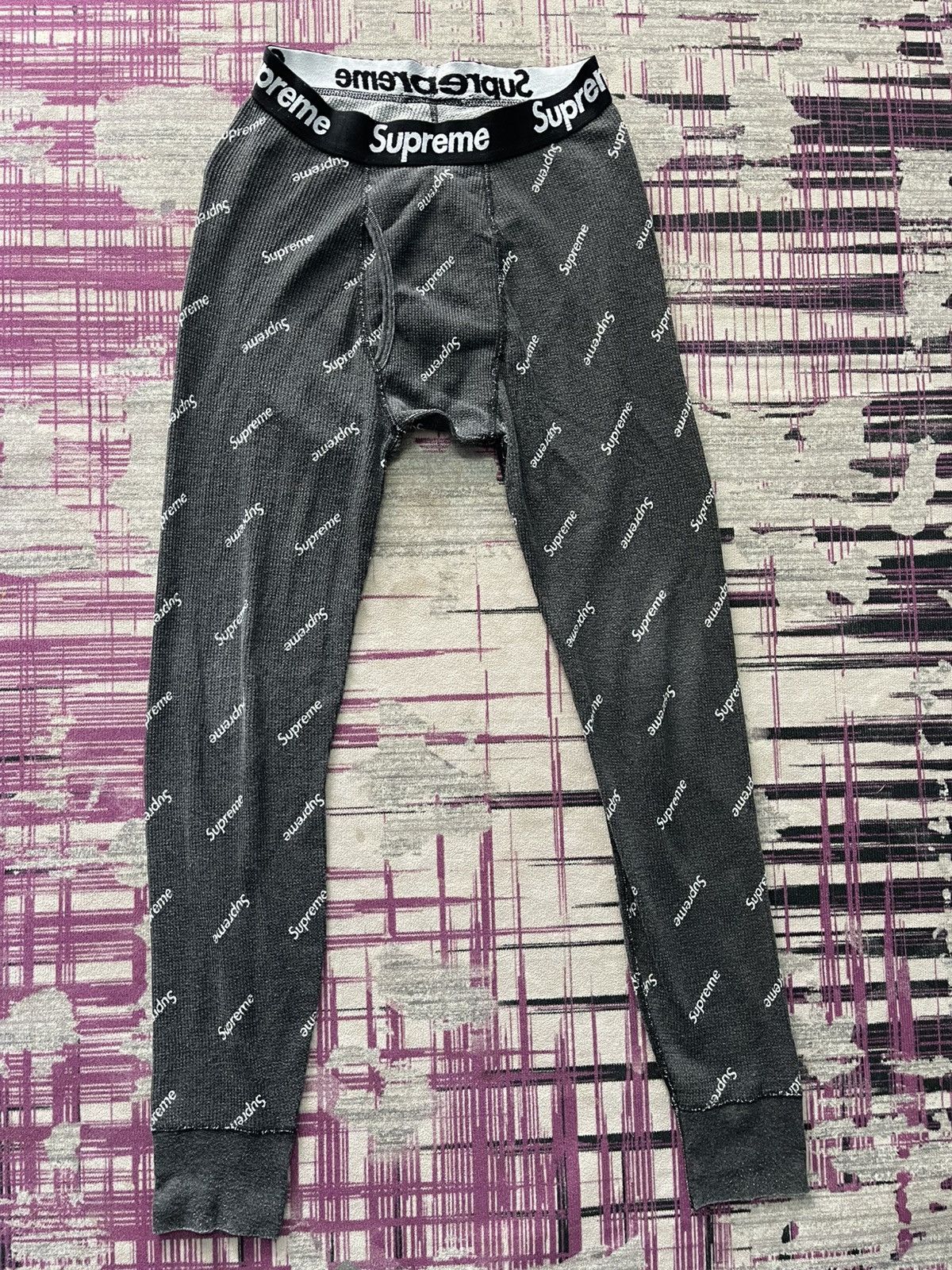 Hanes × Supreme SUPREME X HANES THERMAL PANTS BLACK LOGO PRINTS Size US 26 / EU 42 - 1 Thumbnail