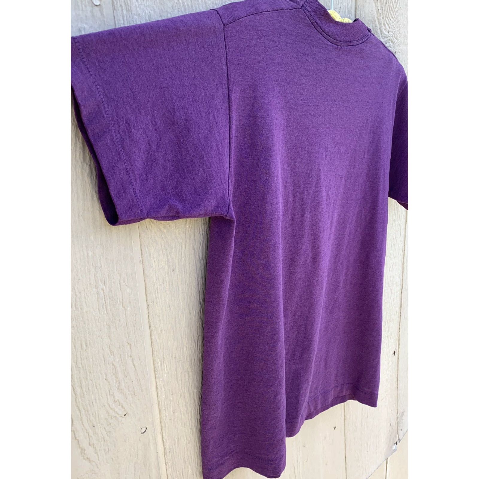 Fruit Of The Loom VINTAGE Fruit of the Loom T-Shirt Purple Adult M - Single Stitch, Short Sleeve, Cotton Blend, USA, Unisex, Regular Size Size US M / EU 48-50 / 2 - 6 Thumbnail