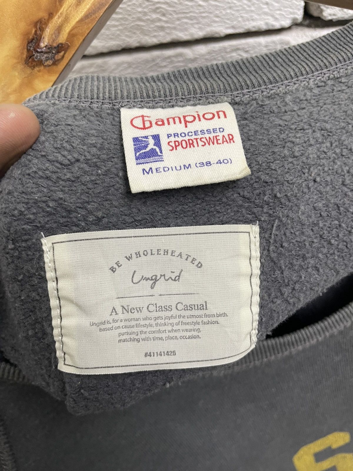 Champion Vintage Champion Sun Faded Distressed Sweatshirt Grunge Size US M / EU 48-50 / 2 - 5 Thumbnail