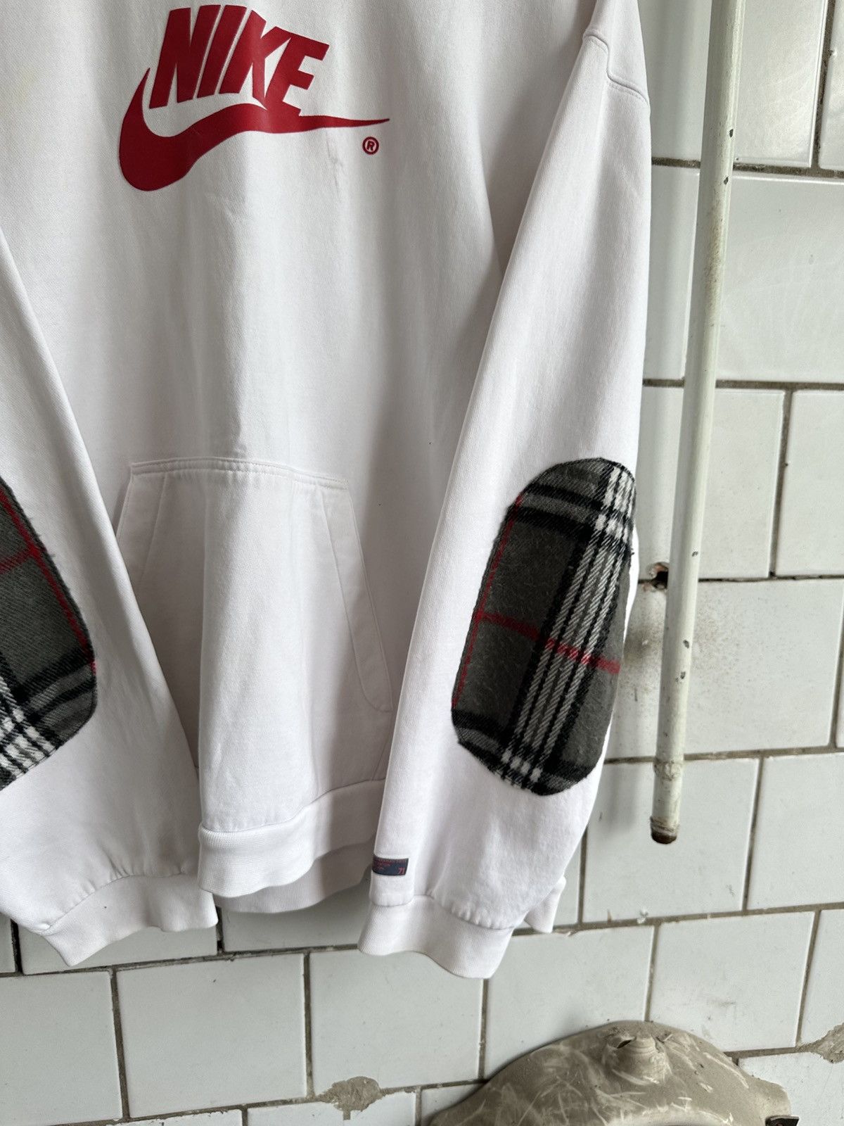 Japanese Brand × Nike Vintage Japanese Style Nike Custom Hoodie Big Logo Y2K 00s Size US XXL / EU 58 / 5 - 11 Thumbnail