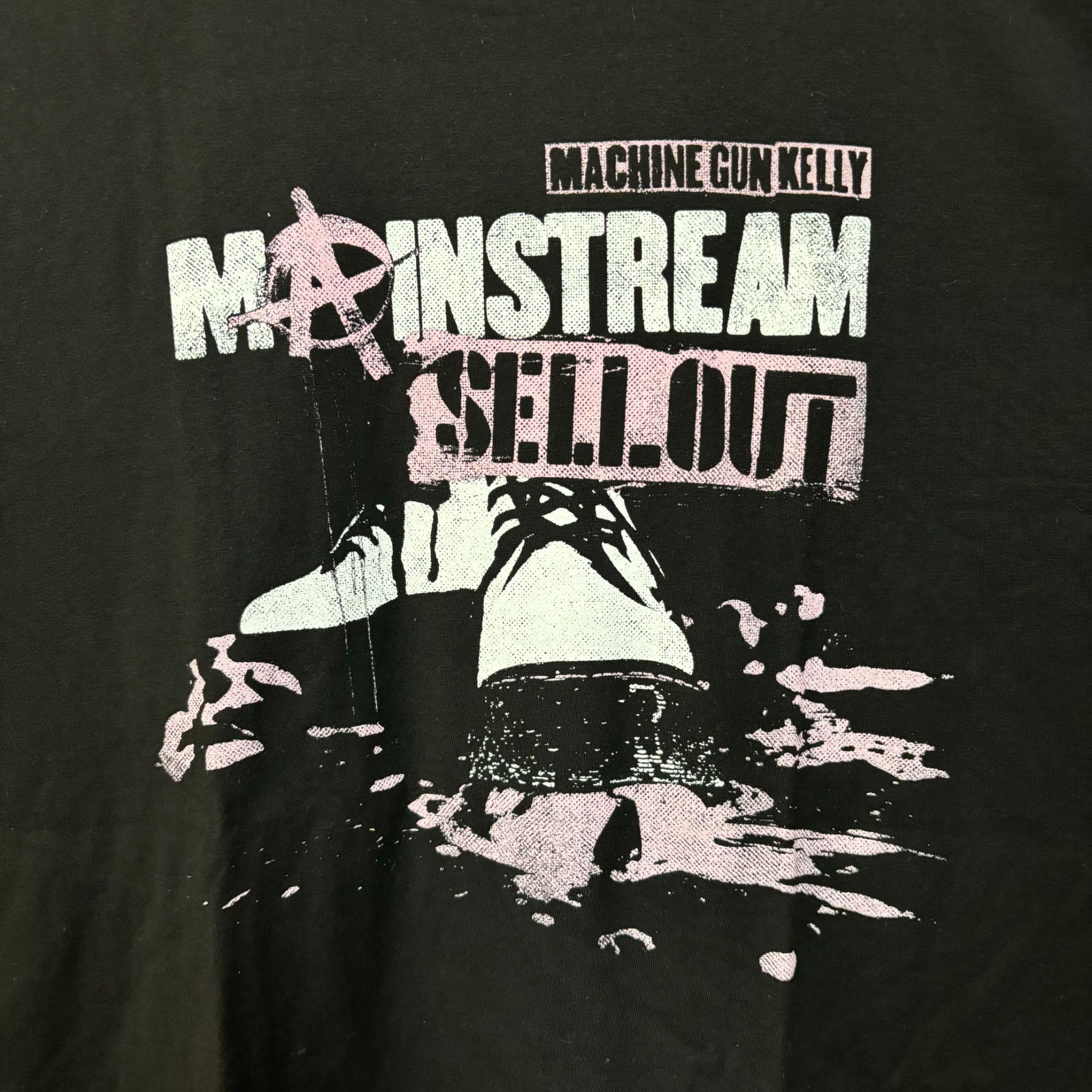 Band Tees Machine Gun Kelly Mainstream Sellout Album Pop Punk Tee XL Size US XL / EU 56 / 4 - 2 Thumbnail