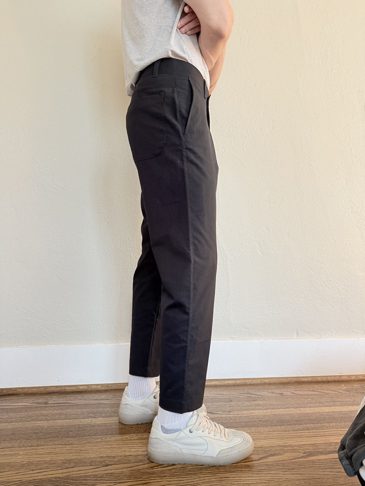 Lululemon Lululemon wide legged cropped pants black 30 Size US 30 / EU 46 - 3 Thumbnail