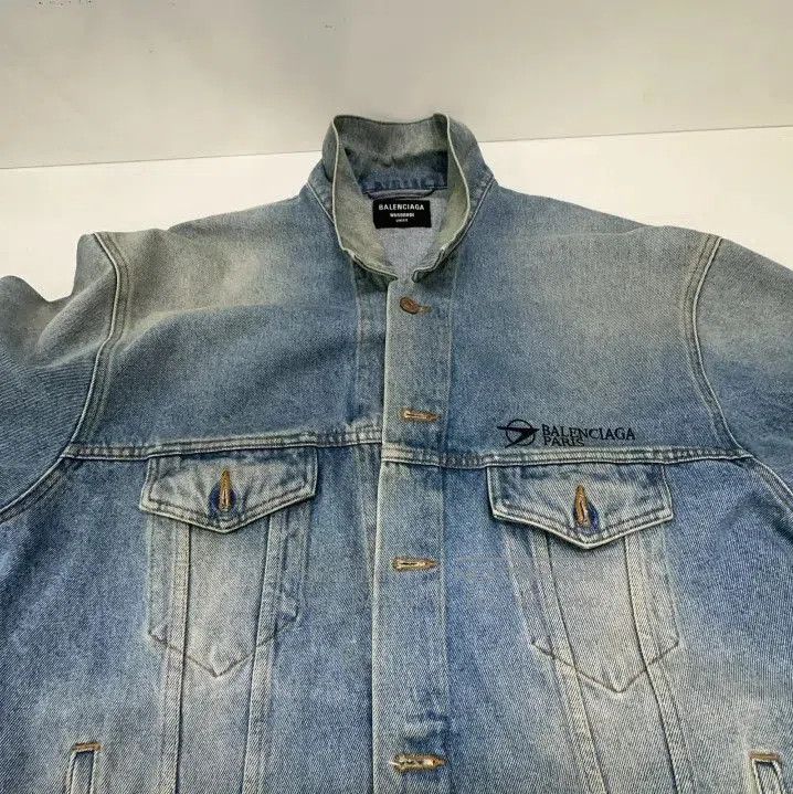 Balenciaga Balenciaga Classic Logo Embroidered Denim Jacket. Size US S / EU 44-46 / 1 - 4 Thumbnail