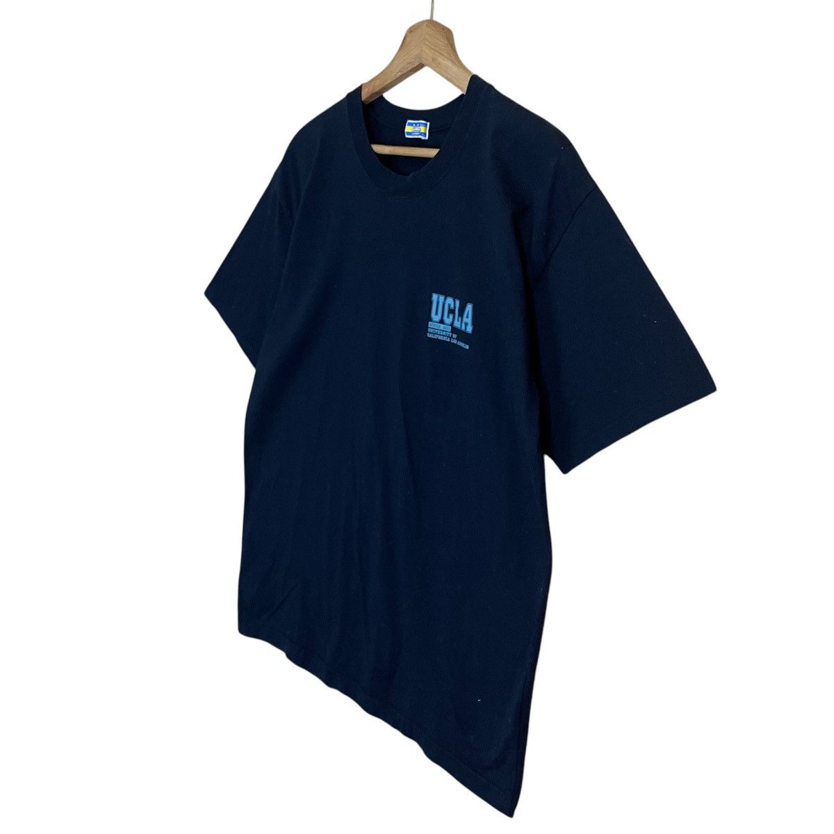 Vintage Vintage 90s UCLA Shortsleeve Tee Size US M / EU 48-50 / 2 - 3 Thumbnail