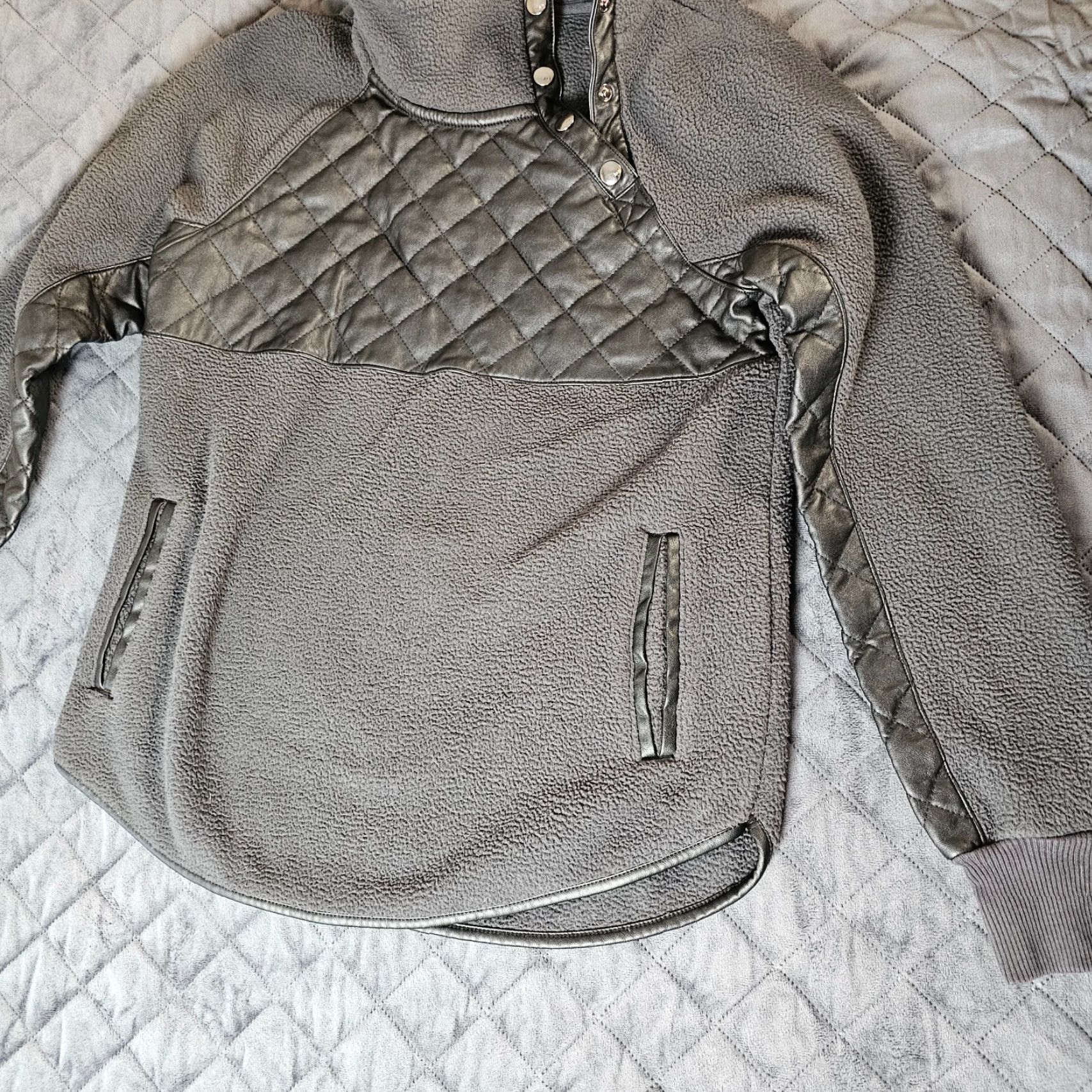 Abercrombie & Fitch Abercrombie & Fitch Quilted Fleece Sweater Womens XS Snap Pullover Gray Black Size XS / US 0-2 / IT 36-38 - 4 Thumbnail
