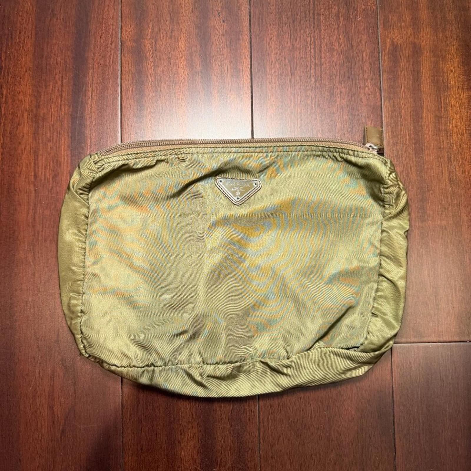 Prada Prada Logo Plate Nylon Cosmetic Pouch Olive Green Size ONE SIZE - 3 Thumbnail