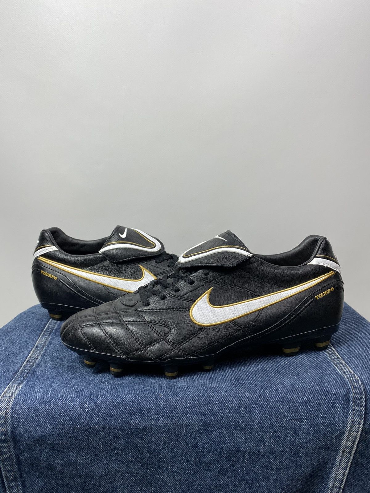 Vintage NIKE Tiempo Legend 3 soccer shoes Footwear
