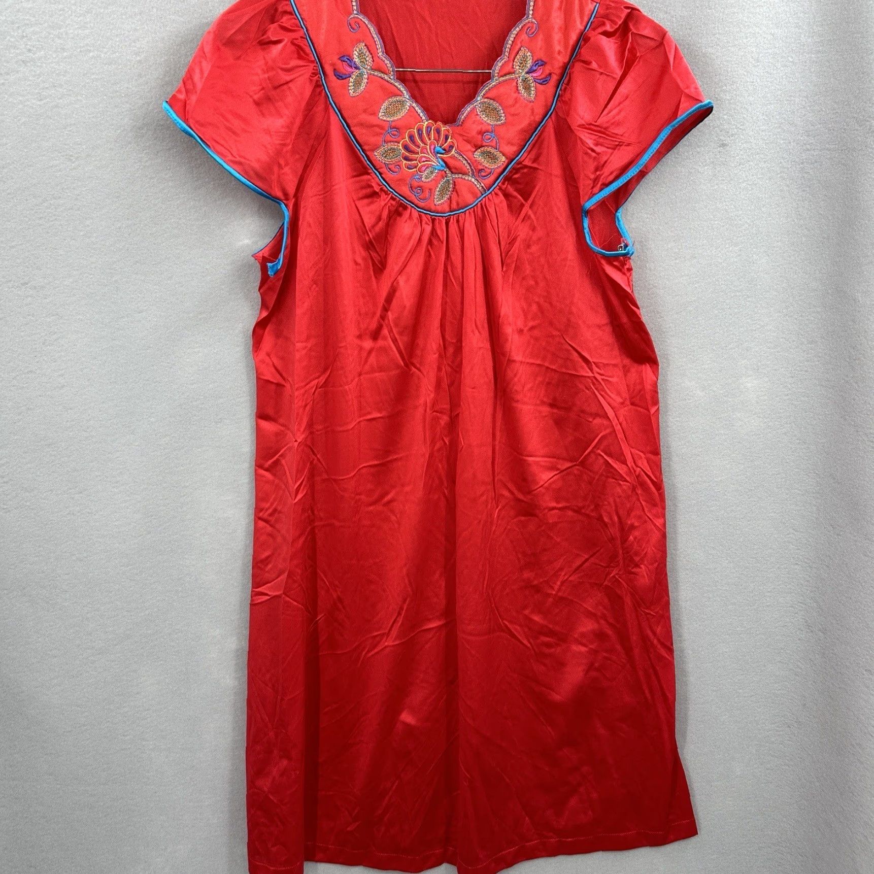 Vintage VINTAGE Vanity Fair Nightgown Womens Medium Slip Nylon Red Embroider Sissy READ Size ONE SIZE - 4 Thumbnail