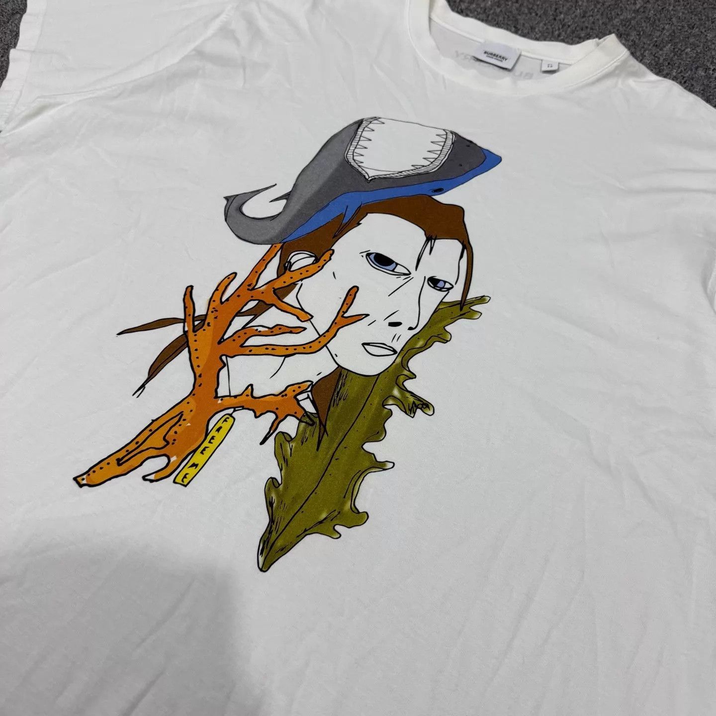 Burberry Burberry Abstract Wmn White Short-Sleeve T-shirt XL 99 New Size XL / US 12-14 / IT 48-50 - 3 Thumbnail