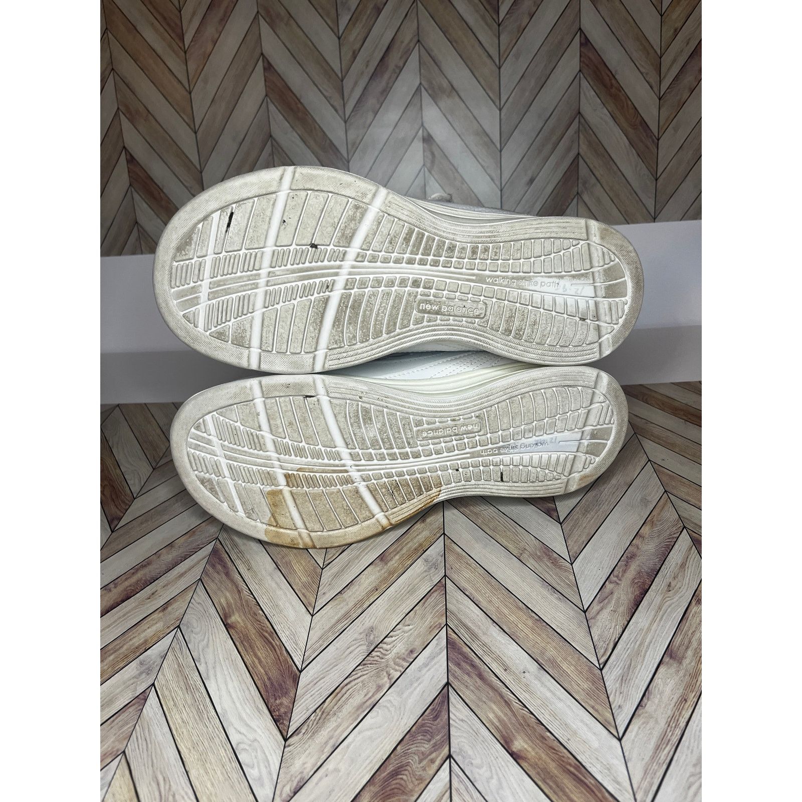New Balance New Balance Leather Walking Sneakers White Women's Size US 8 Size US 8 / IT 38 - 8 Thumbnail