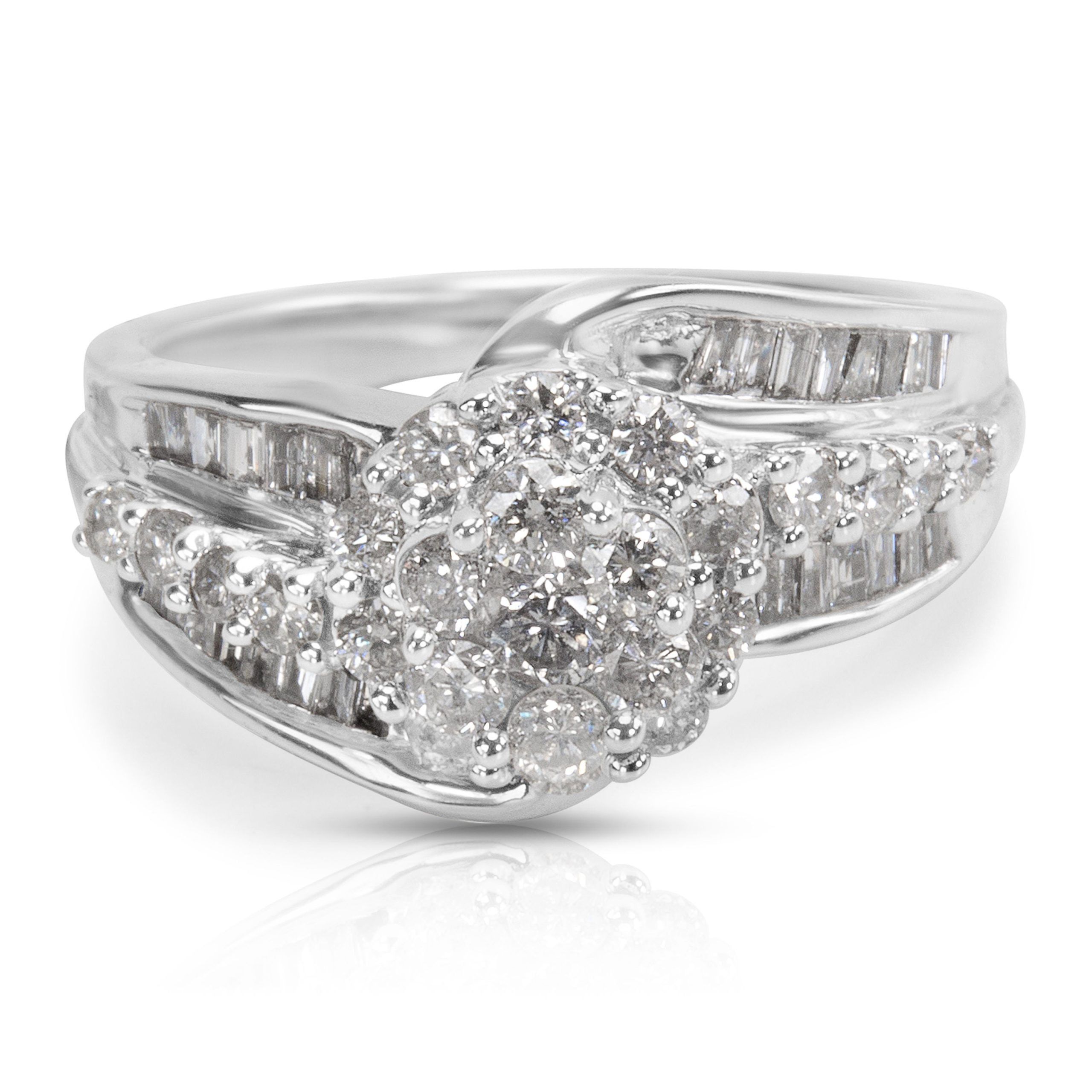 BRAND NEW Flower Top Fashion Ring in 14K White Gold with Diamonds (1.25 CTW)