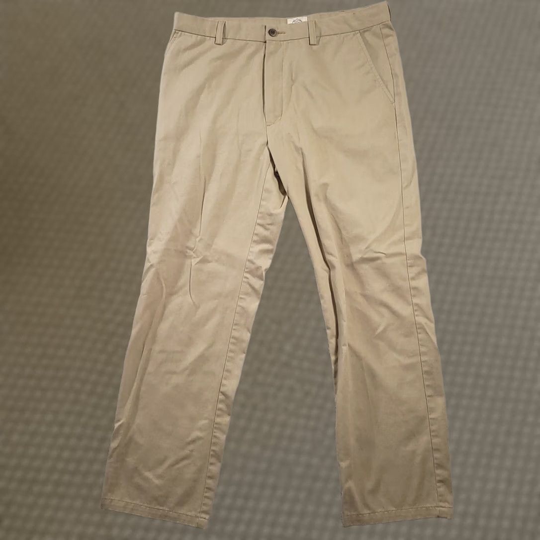 Vintage St. John's Bay Khaki Pants Men's 36X32 Classic Easy Care Chino Tapered Leg Beige Size US 36 / EU 52 - 1 Thumbnail