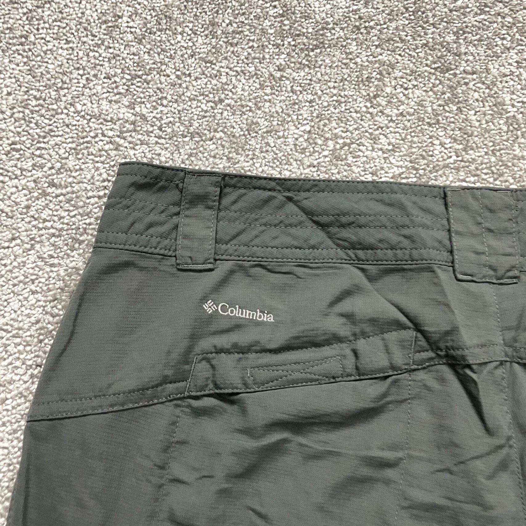 Vintage Columbia Cargo Shorts Women's 8 Black Solid Pockets Active Outdoor Casual W32 Size 30" / US 8 / IT 44 - 4 Thumbnail