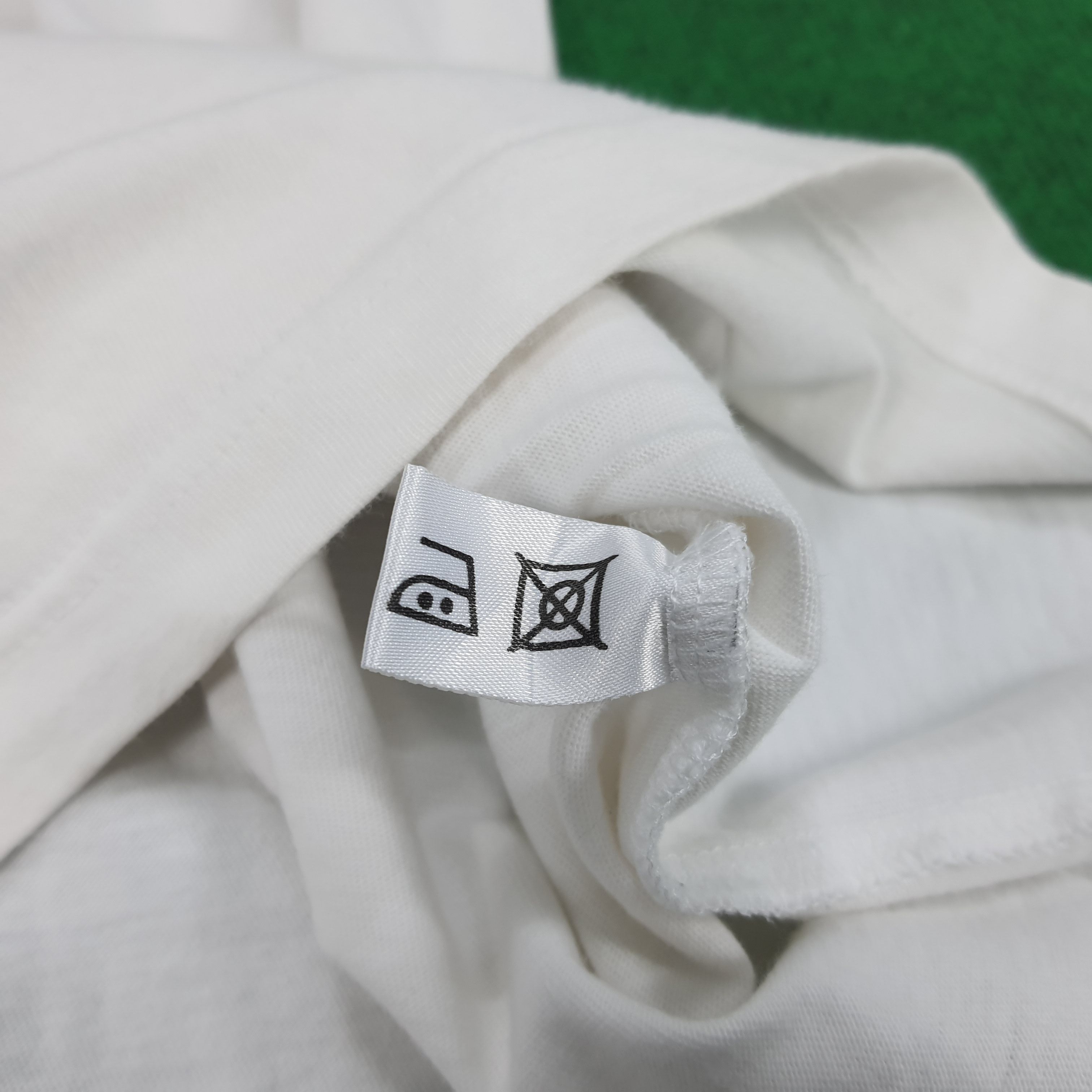 Burberry × Vintage Vintage Burberrys Spell Out Embroidered Bear Tshirt Size US L / EU 52-54 / 3 - 5 Thumbnail