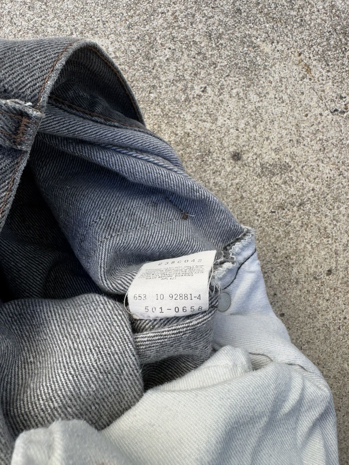 Levi's × Vintage Vtg 90’s Levi’s 501xx Buttonfly Straight Faded Jeans 29x29 Size US 29 - 8 Thumbnail