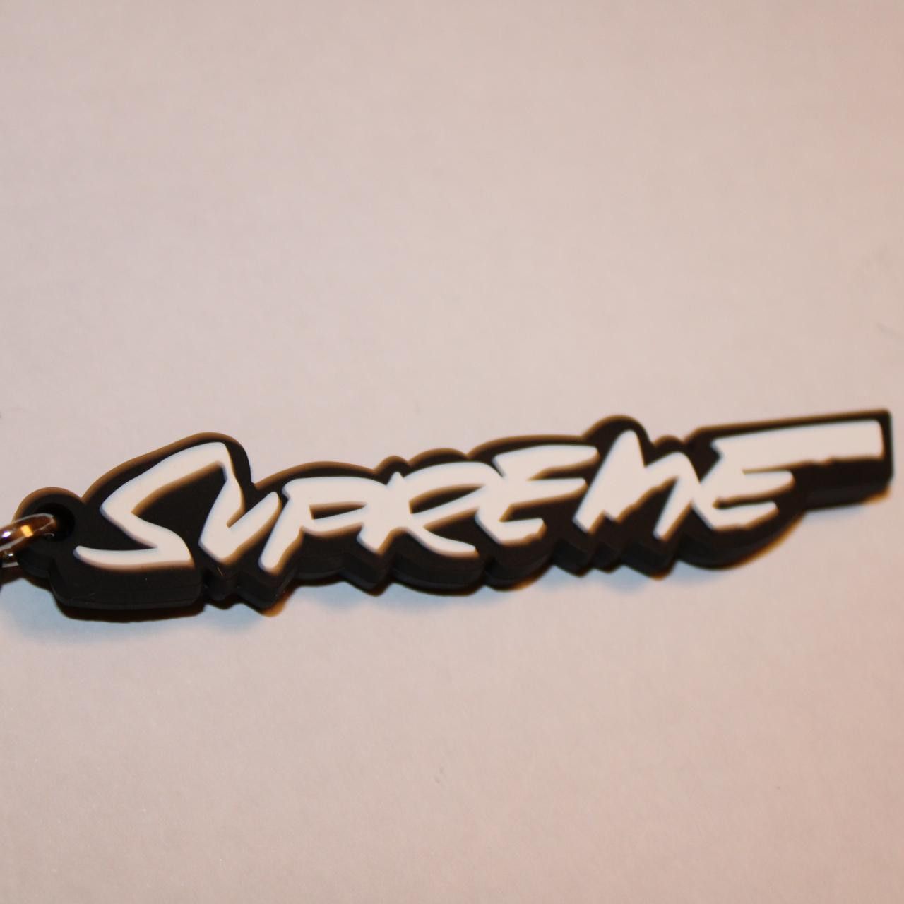 Supreme Supreme Futura Logo Keychain Size ONE SIZE - 2 Thumbnail