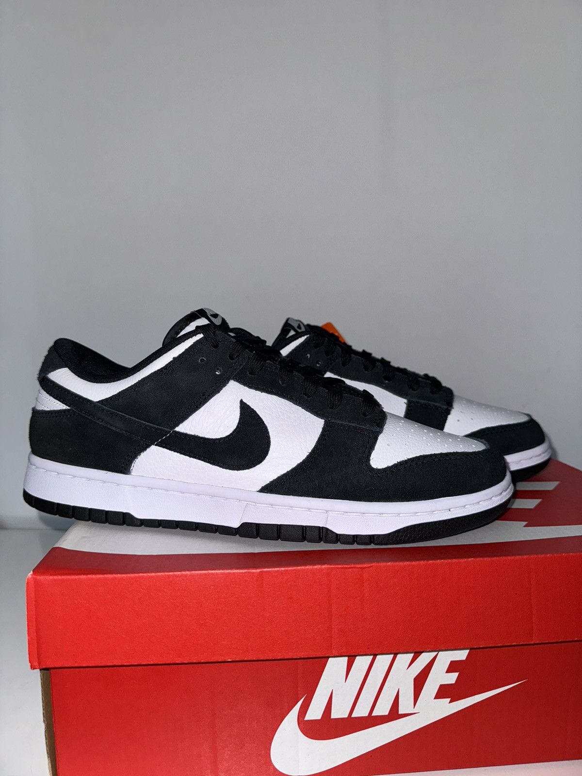 Nike Nike Dunk Low Retro Se Suede Panda 43 EU FQ8249-100 Size US 9.5 / EU 42-43 - 4 Thumbnail