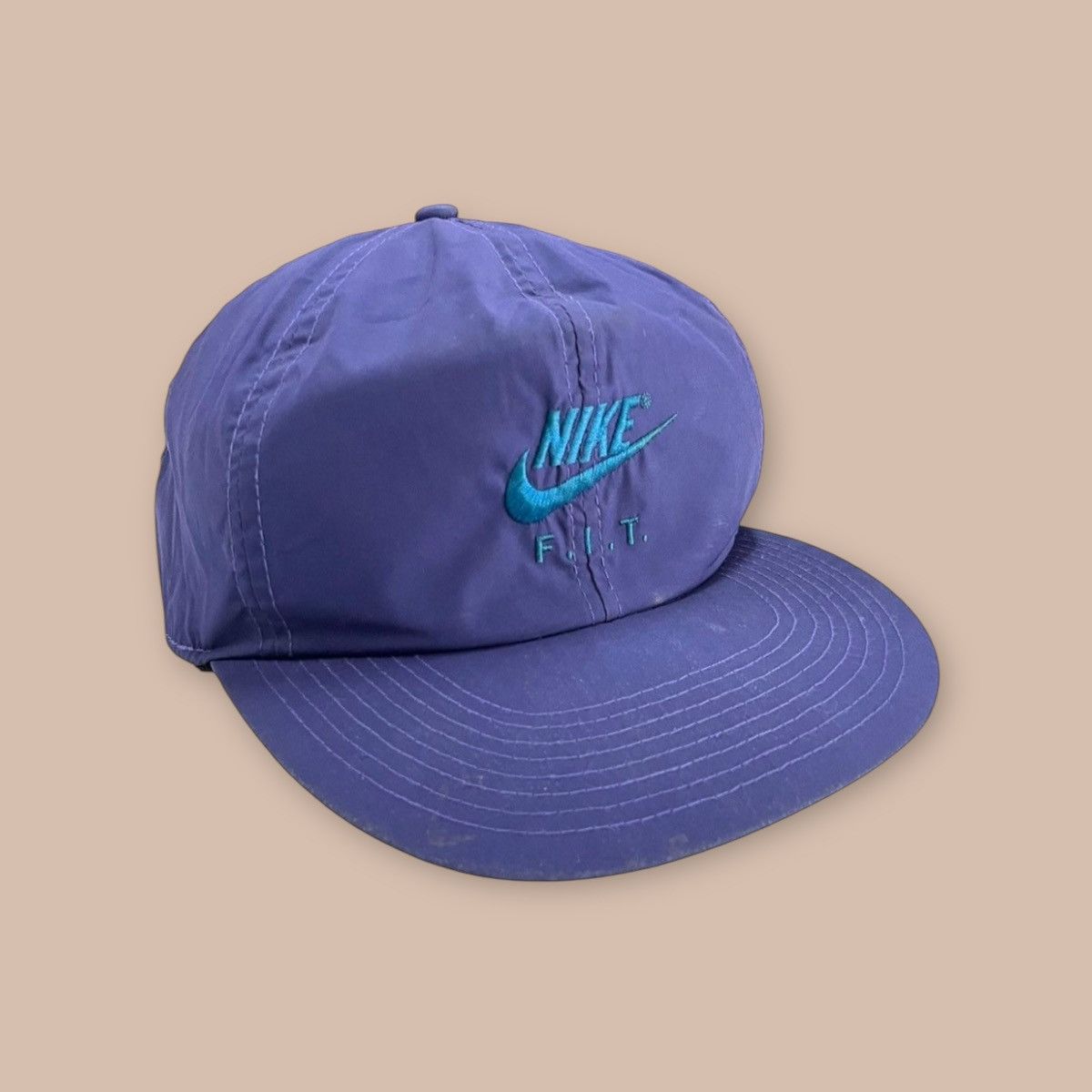 Vintage NIKE 80’s Embroidered Swoosh Nylon CAP