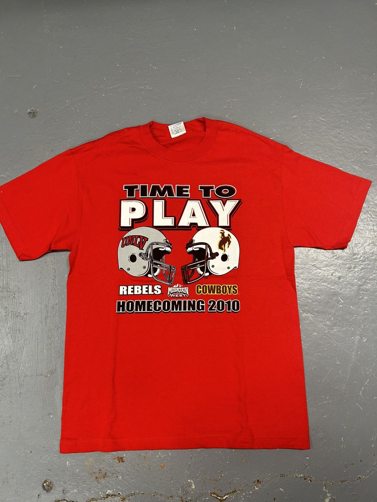 Vintage Crazy Vintage Essential Y2K UNLV College Football Tee Shirt Size US L / EU 52-54 / 3 - 1 Thumbnail