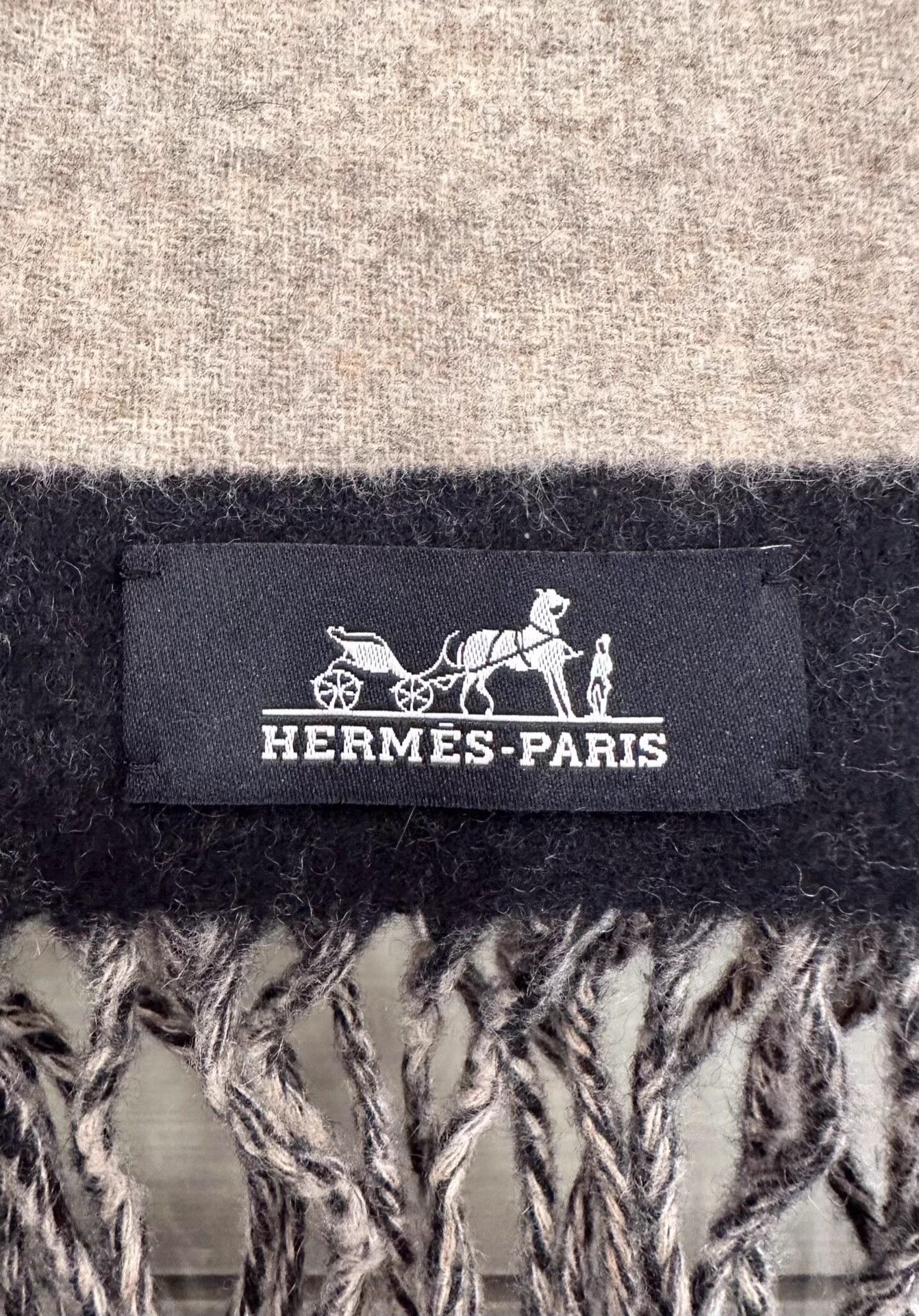 Hermes Hermes Casaque Love Story Black/White Horse Head Scarf Size ONE SIZE - 7 Thumbnail