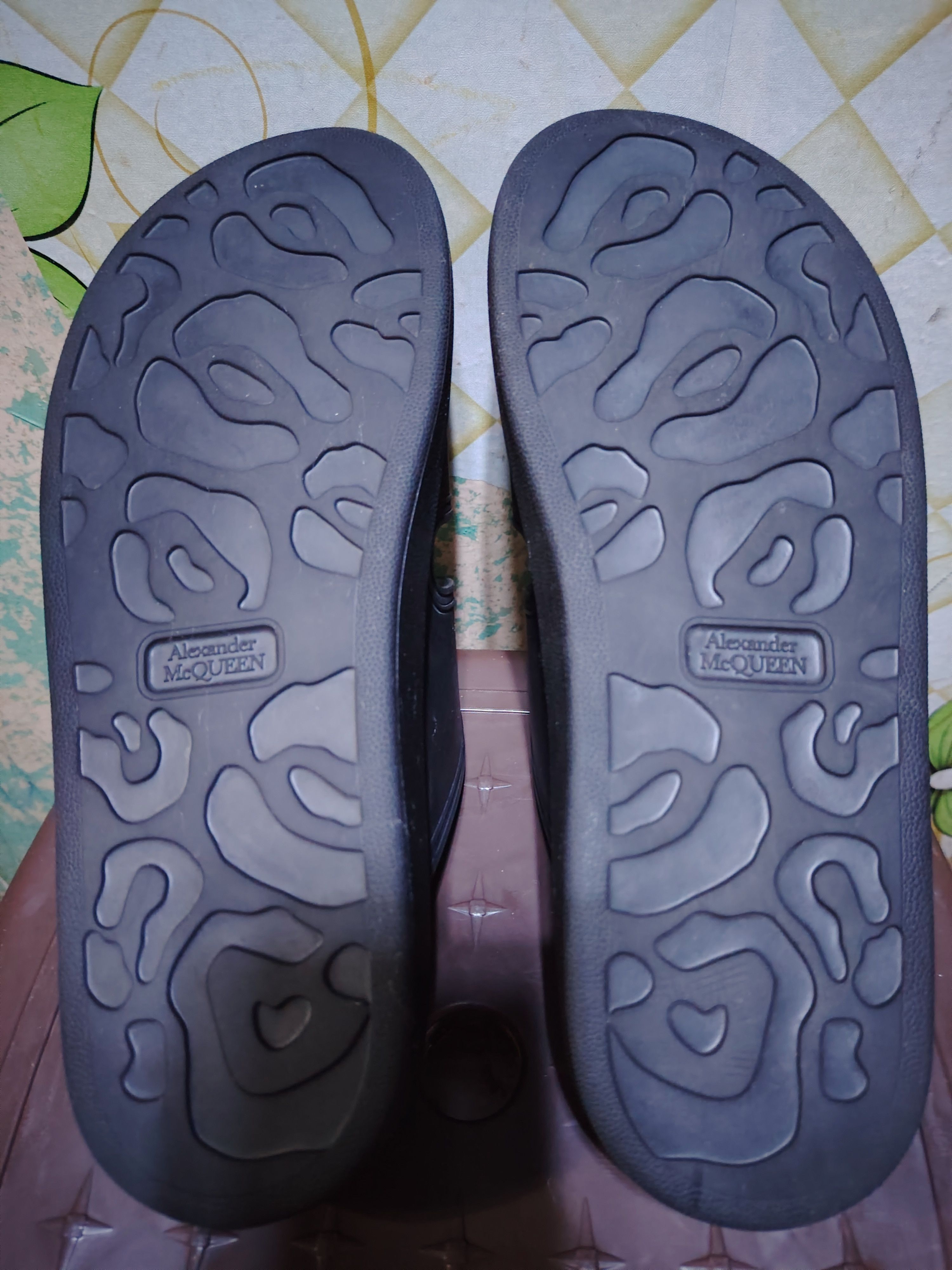 Alexander McQueen Alexander McQueen Rubber Slides Size US 8 / EU 41 - 7 Thumbnail