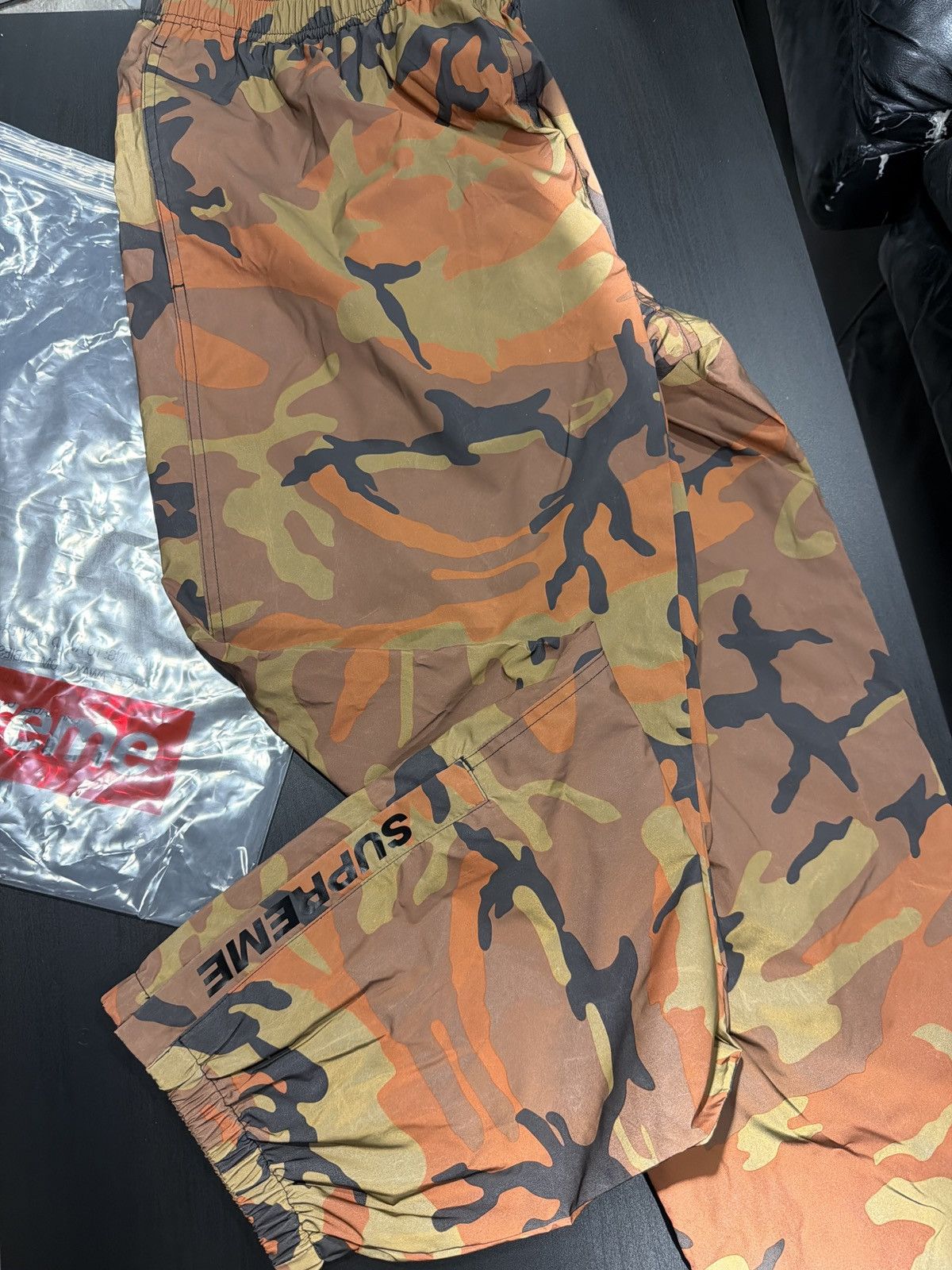 Supreme M) Supreme Reflective Orange Camo NEW warm up pants M Size US 30 / EU 46 - 1 Thumbnail