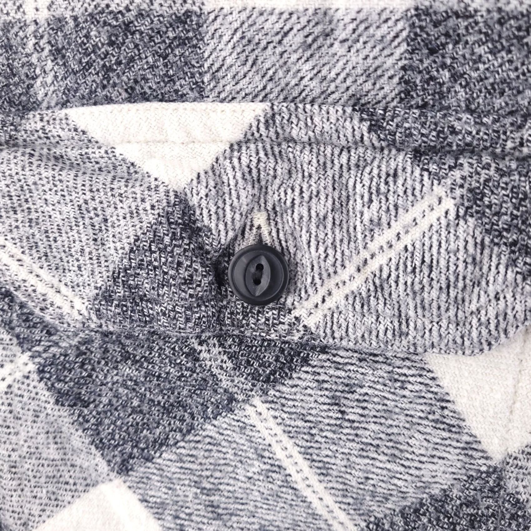 Forever 21 Forever 21 Shirt Button-Up Overshirt Long Sleeve Plaid Gray Collared Flannel Mens Small White/Gray Cott0n Size US S / EU 44-46 / 1 - 3 Thumbnail