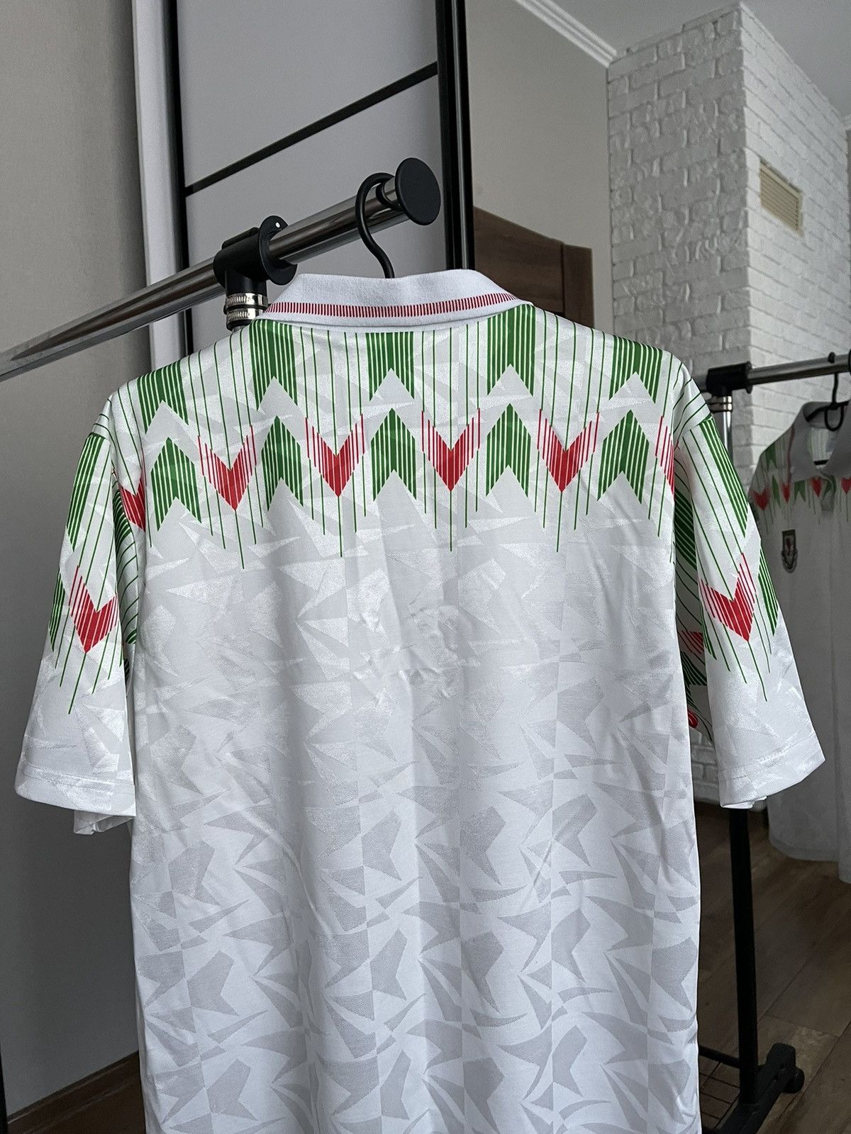 Umbro 1990/1992 Wales Umbro Vintage Away Soccer Jersey Size US L / EU 52-54 / 3 - 7 Thumbnail