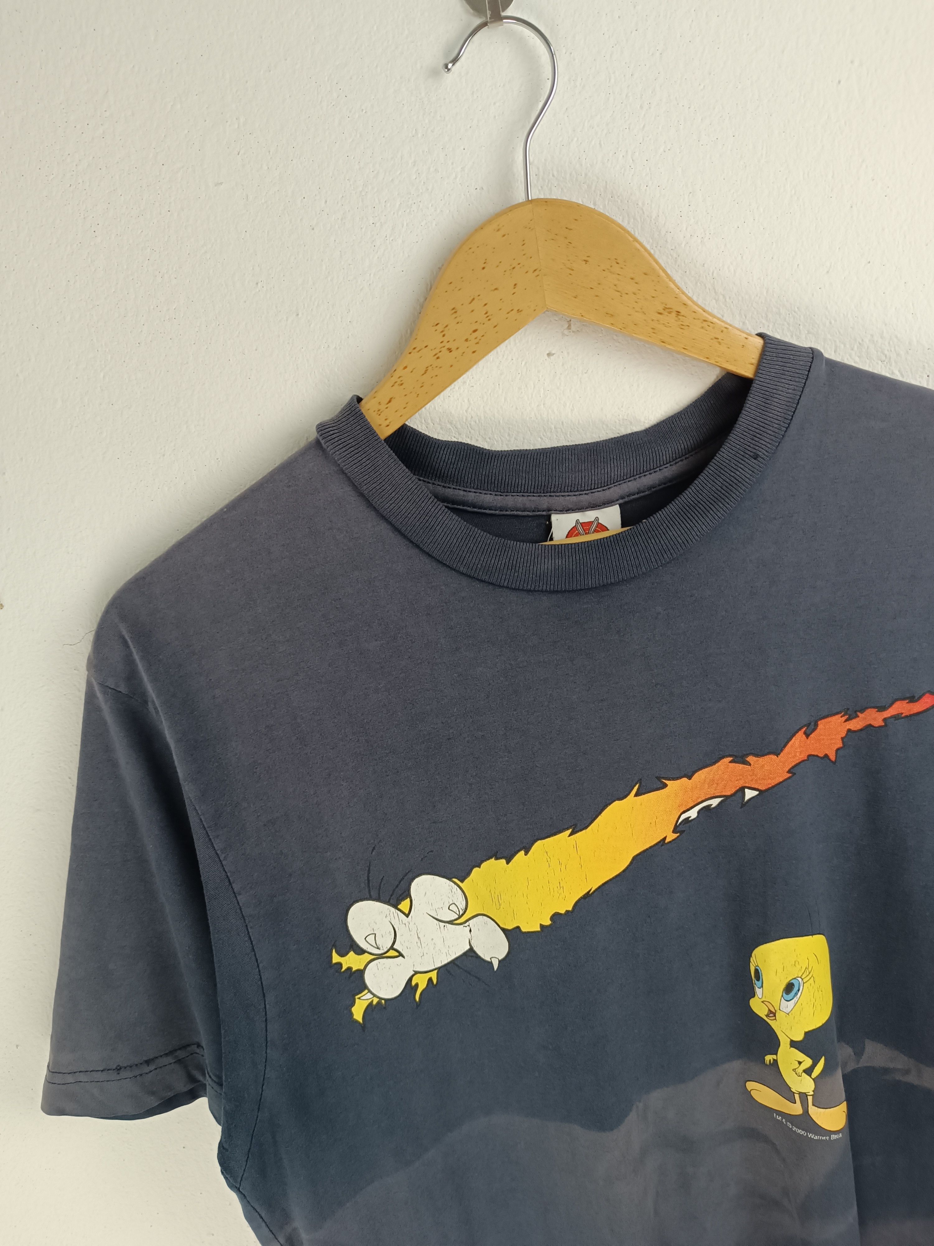 Vintage THRASHED FADED VINTAGE 2000s TWEETY & SYLVESTER LOONEY Y2K Size US M / EU 48-50 / 2 - 5 Thumbnail
