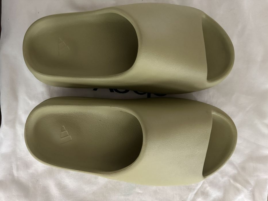 Olive best sale yeezy slides