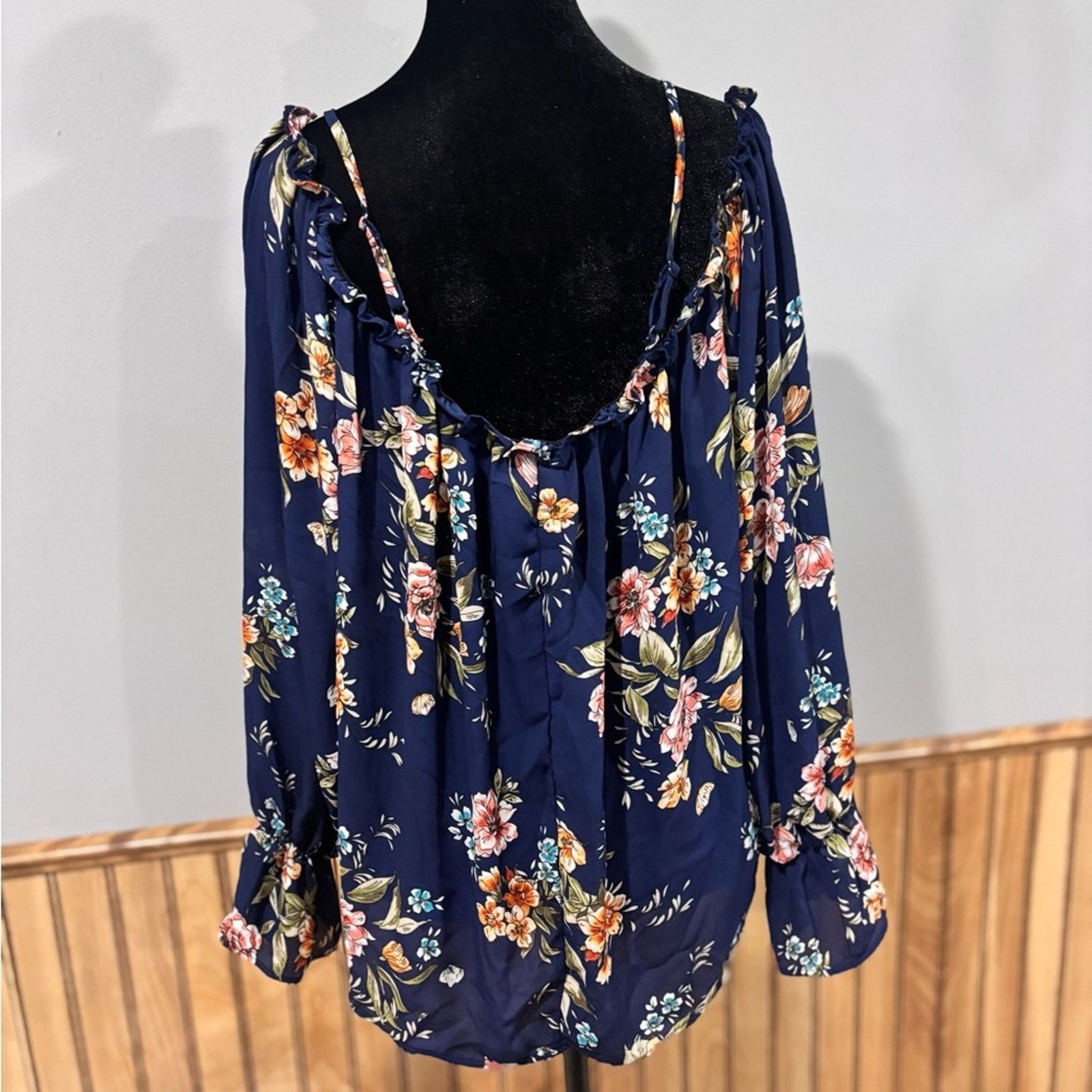 Other Navy Floral Off-Shoulder Blouse Plus Size 2X Size XXL / US 16-18 / IT 52-54 - 2 Thumbnail