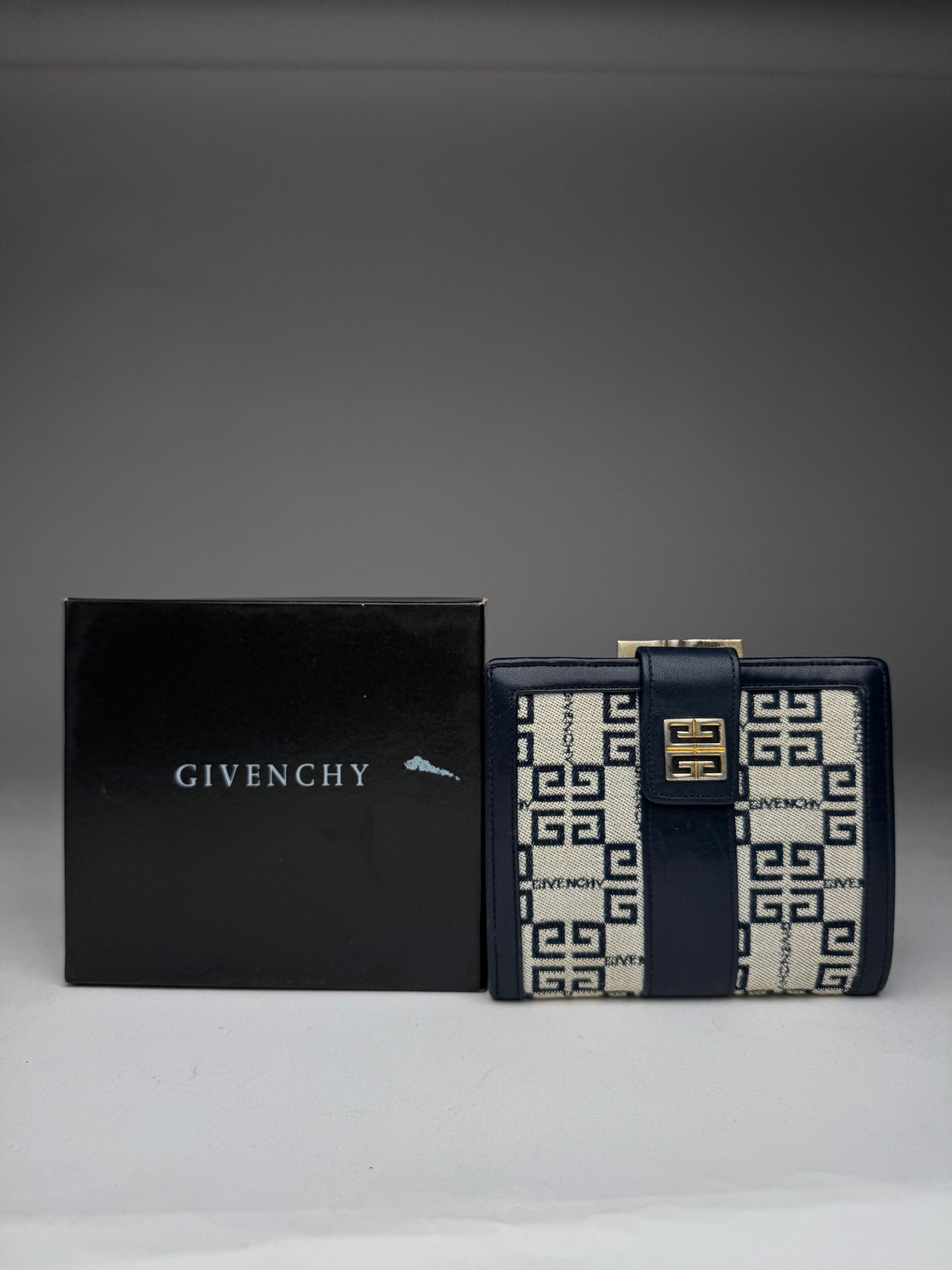 Givenchy Vintage GV3 monogram Leather Wallet marine white Size ONE SIZE - 1 Thumbnail