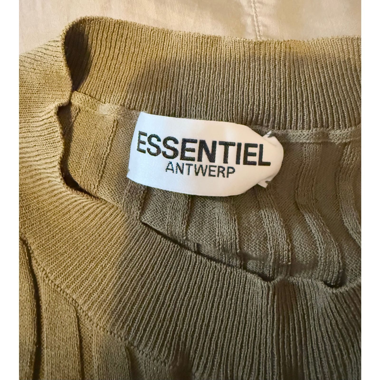 Essentiel Antwerp NWOT Essentiel Antwerp Knit Contrast Cuff Sweater S $350 Size S / US 4 / IT 40 - 7 Thumbnail