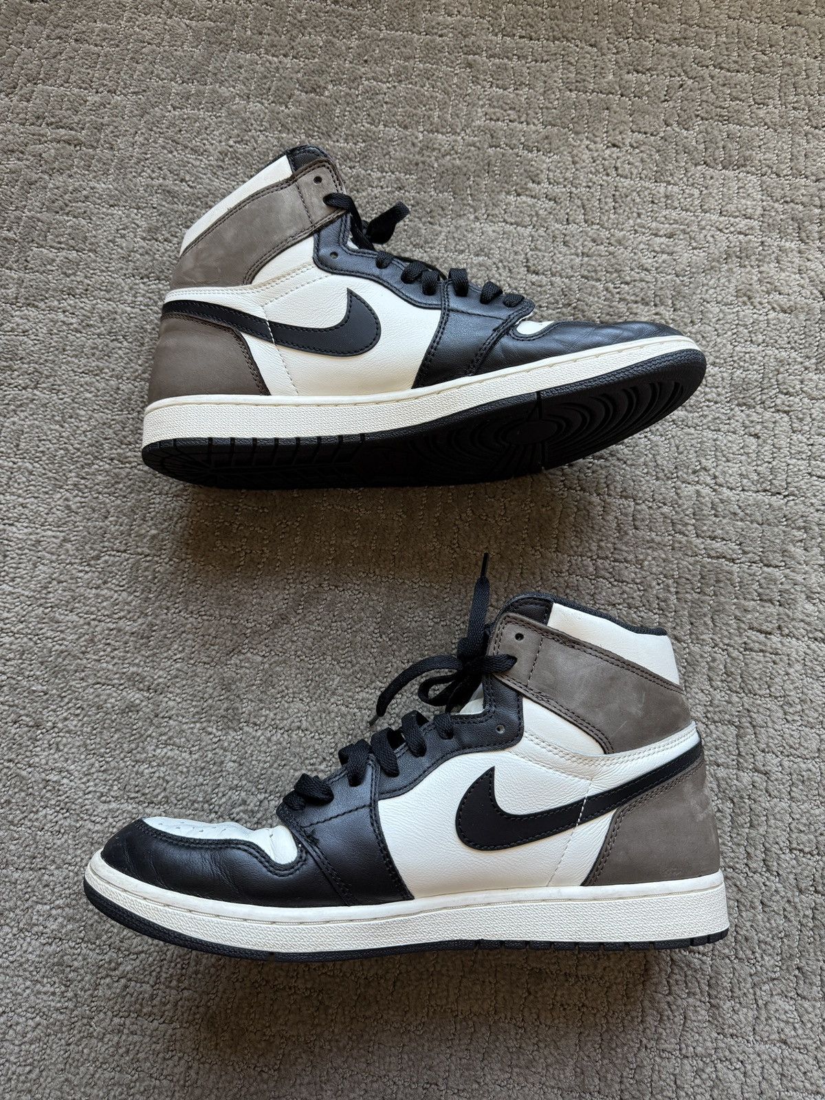 Nike Jordan 1 High Dark Mocha (Size: 11.5) Size US 11.5 / EU 44-45 - 6 Thumbnail