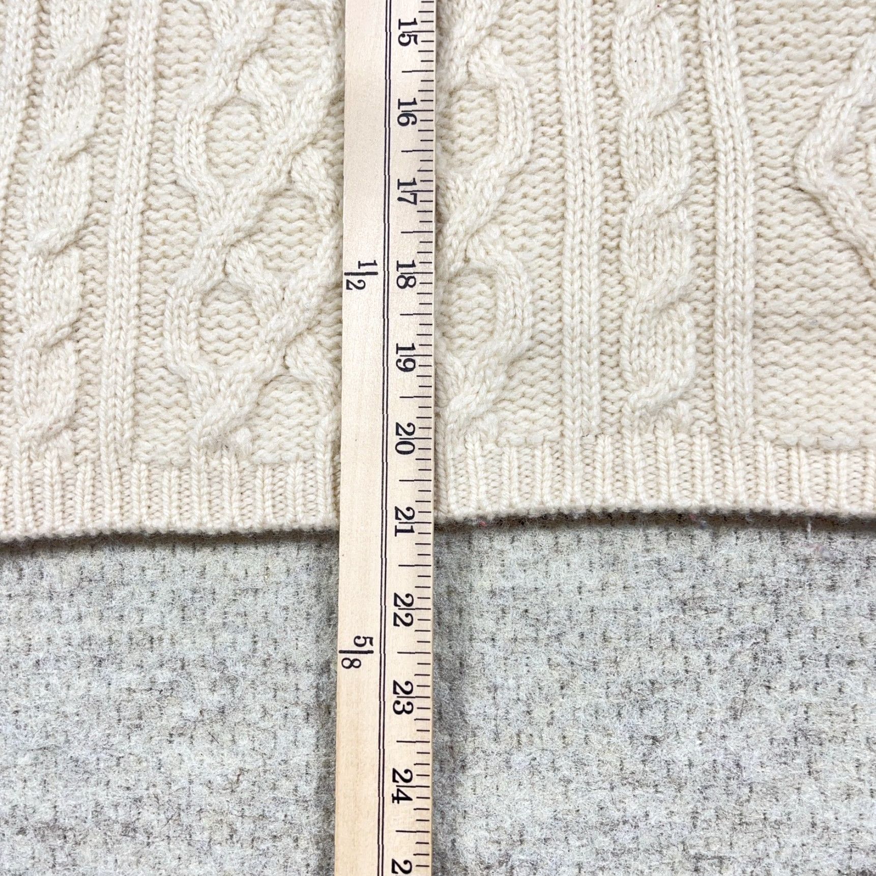 Vintage Vintage Callan Country Cream Cable Knit Women's Medium Pullover Sweater User: Vintage Callan Country Cream Cable Knit Women's Medium Pullover Sweater Size M / US 6-8 / IT 42-44 - 6 Thumbnail