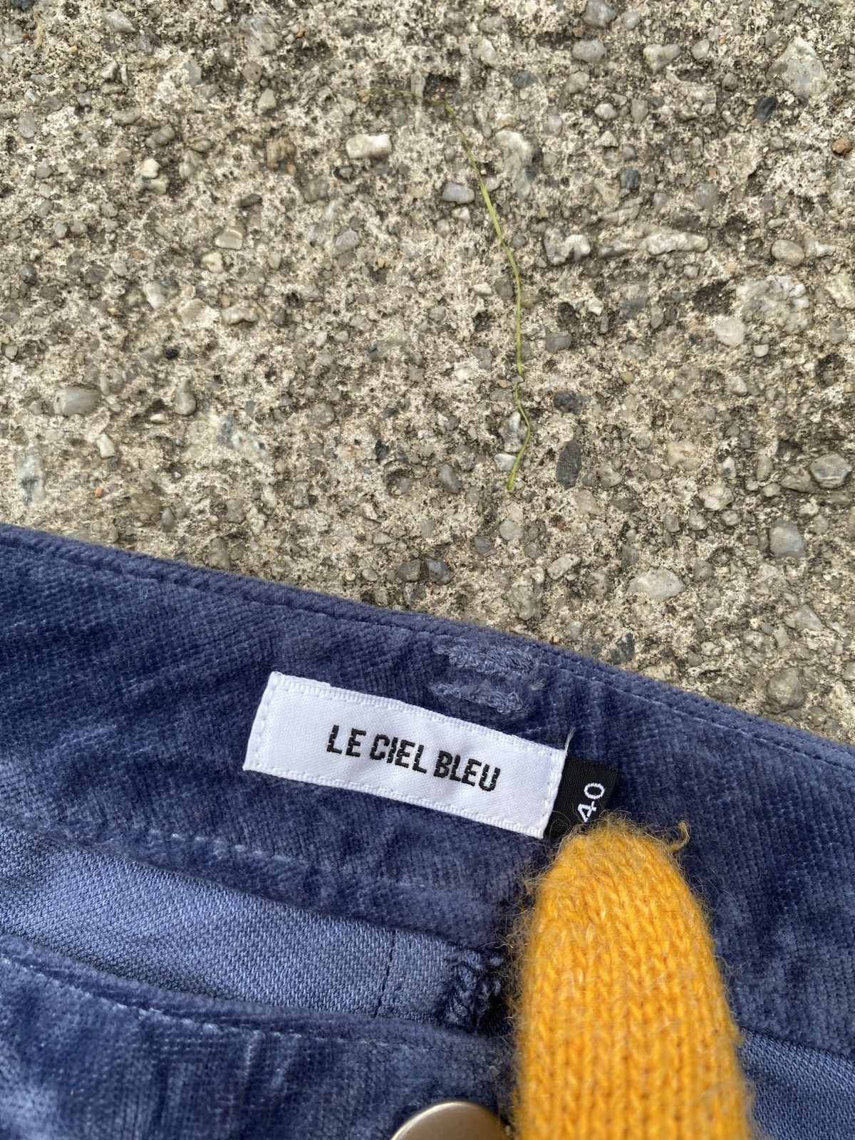 Japanese Brand × LE CIEL BLEU 2000s - Le Ciel Bleu Japan Velvet Low Rise Flare Pant Size US 29 - 14 Thumbnail