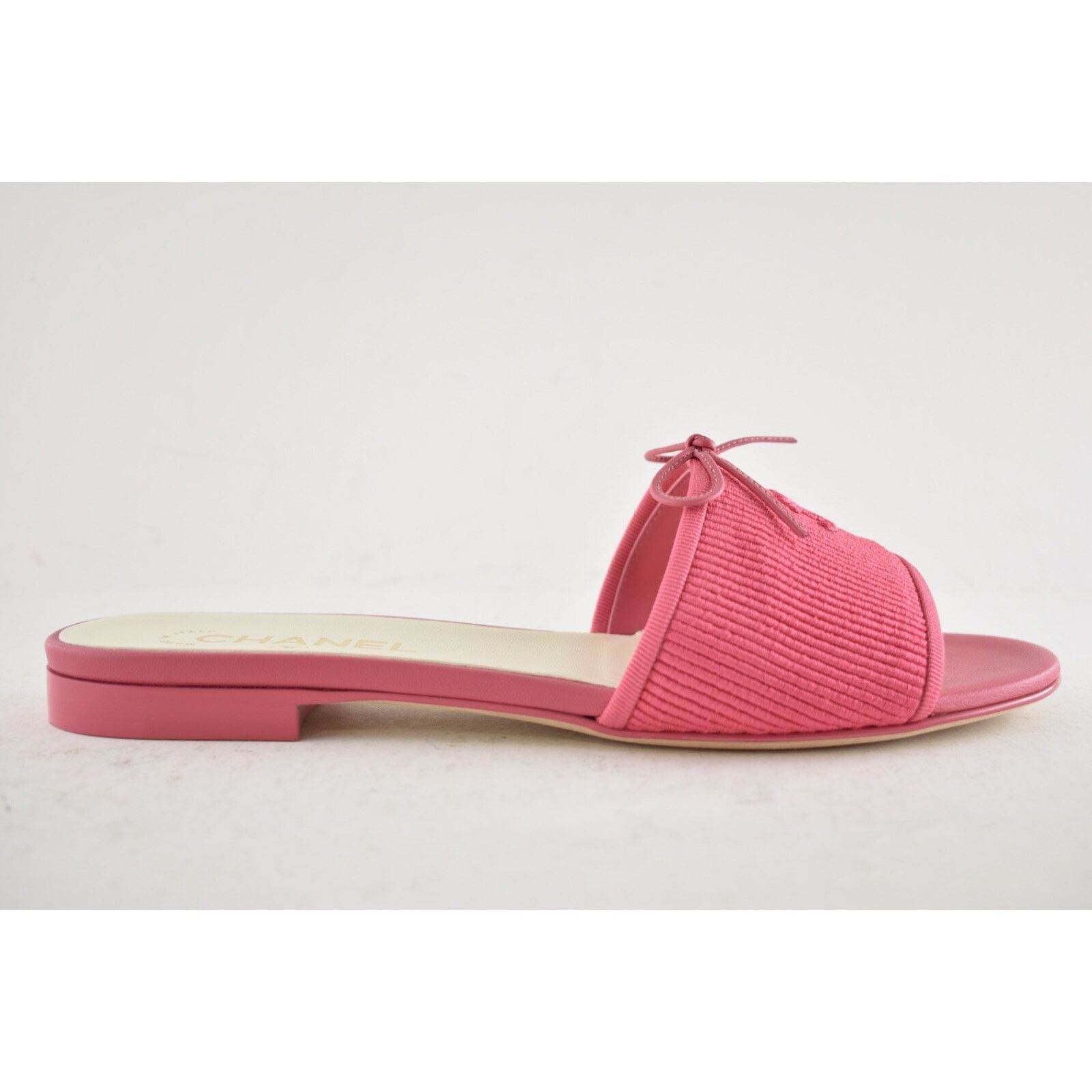 Chanel Chanel 24P Dark Pink Embroidered CC Logo Bow Tie Mule Size US 8 / IT 38 - 3 Thumbnail