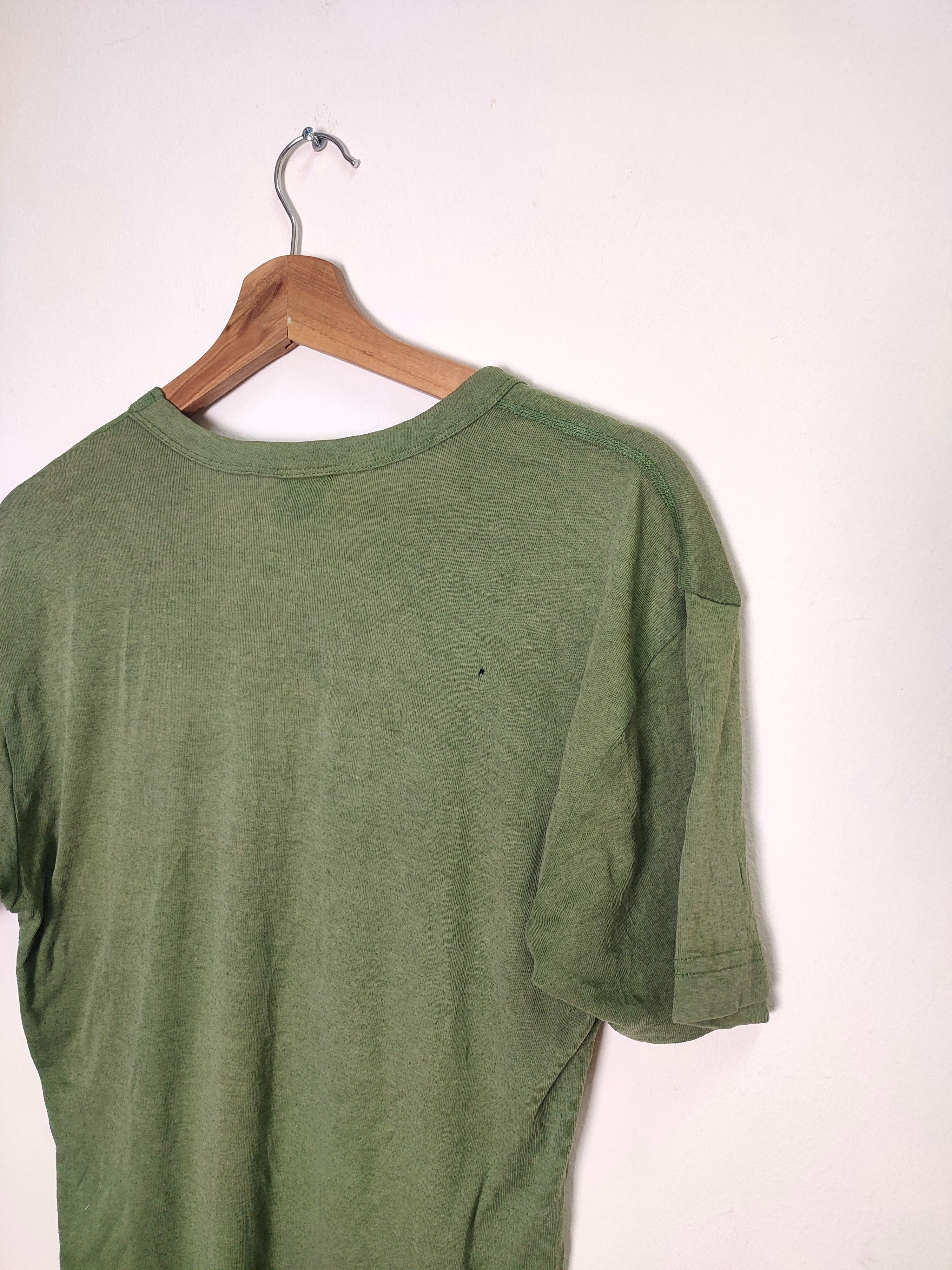 Vintage Vintage Army Green Plain Tees Size US M / EU 48-50 / 2 - 3 Thumbnail