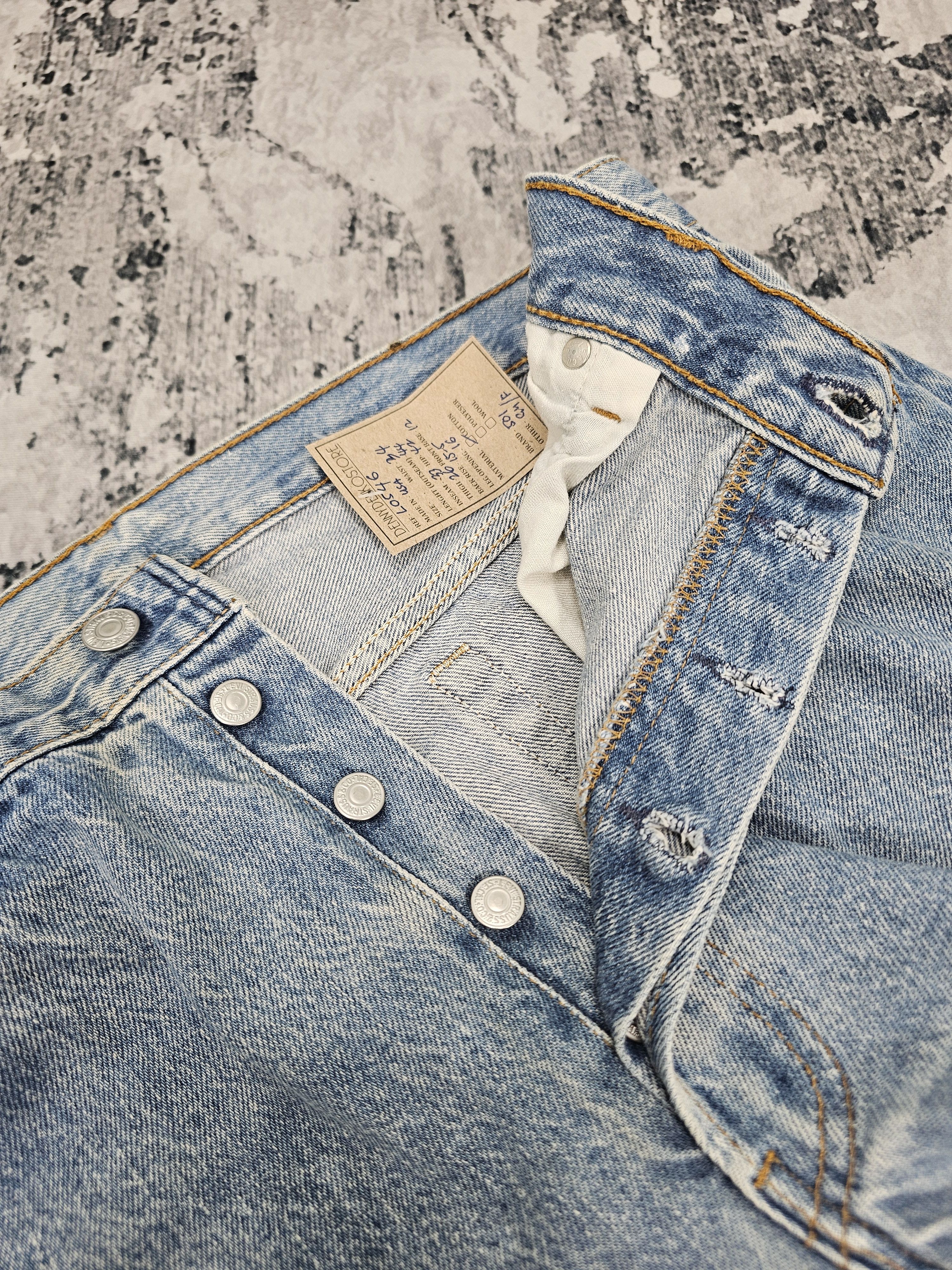 Levi's Vintage Clothing Vtg 90's LEVIS 501 Bleach Faded Blue Jeans Made In USA L0546 Size US 34 / EU 50 - 13 Thumbnail