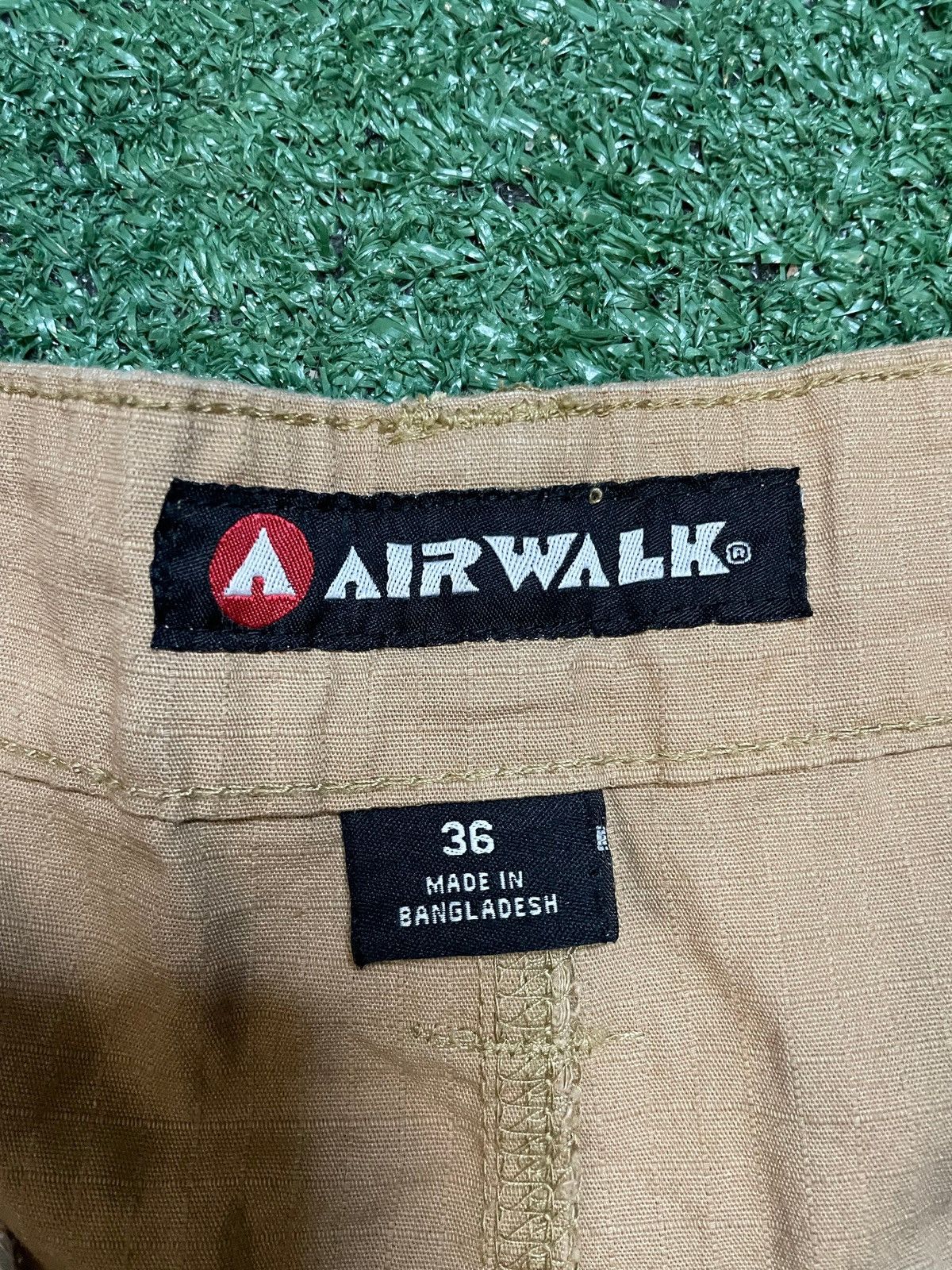 Other Airwalk cargo beige shorts Size US 36 / EU 52 - 3 Thumbnail