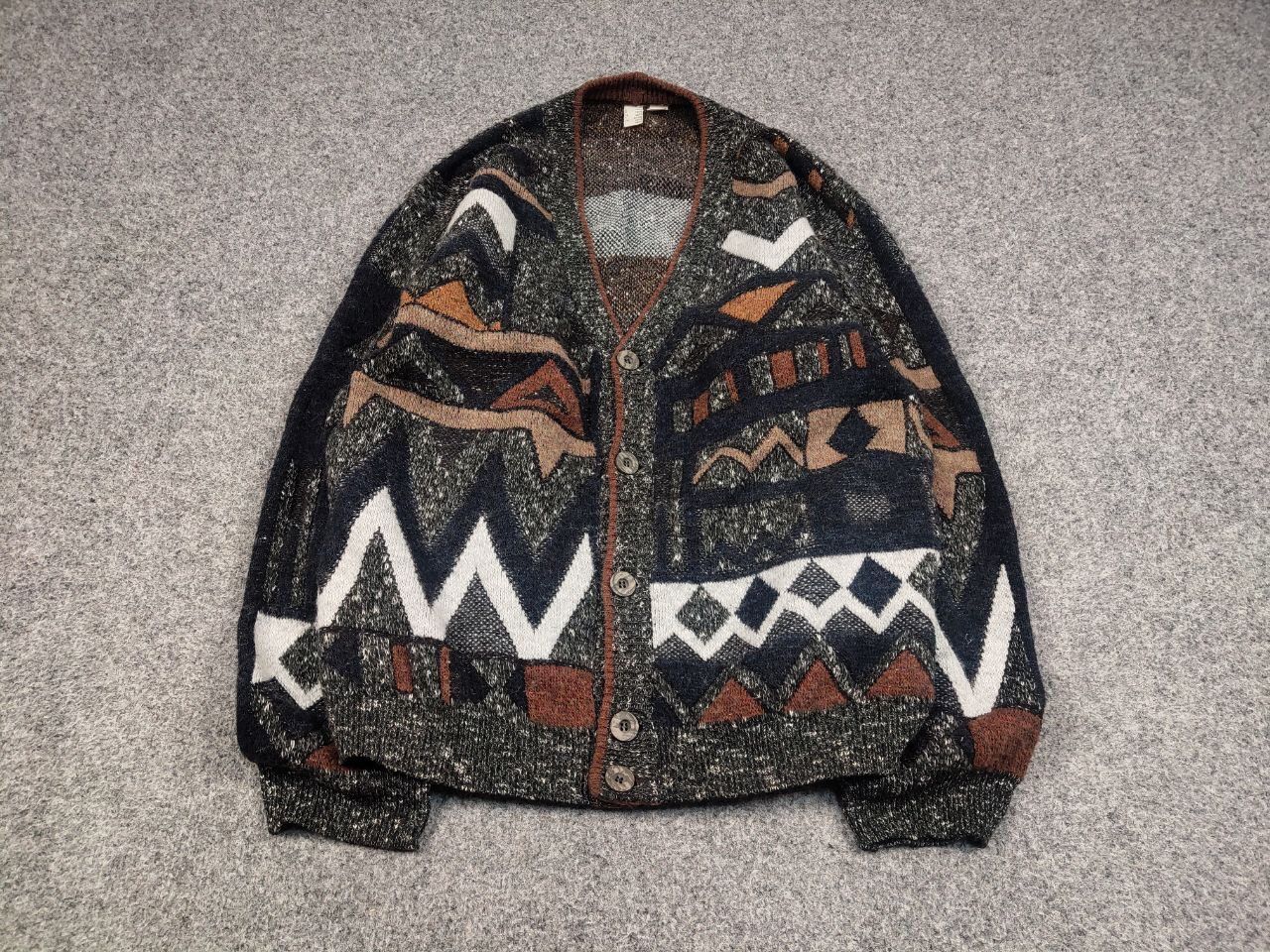 Japanese Brand Vintage 90's Japanese Style Knit Art Gray Pattern Cardigan Size US L / EU 52-54 / 3 - 2 Thumbnail
