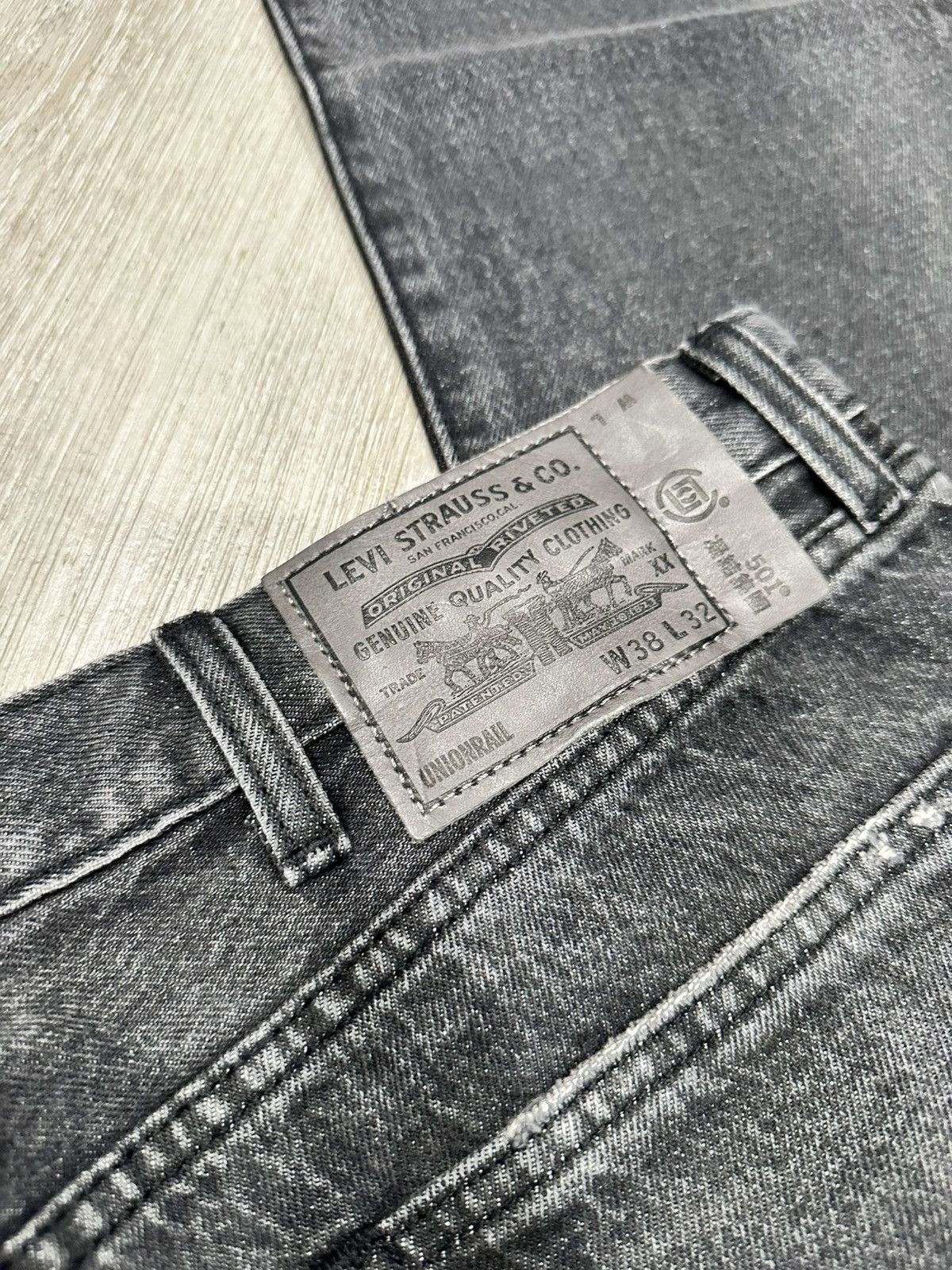 CLOT × Levi's CLOT X Levi’s 501 UNIONRAIL BLACK DENIM SIZE 38 Size US 38 / EU 54 - 5 Thumbnail