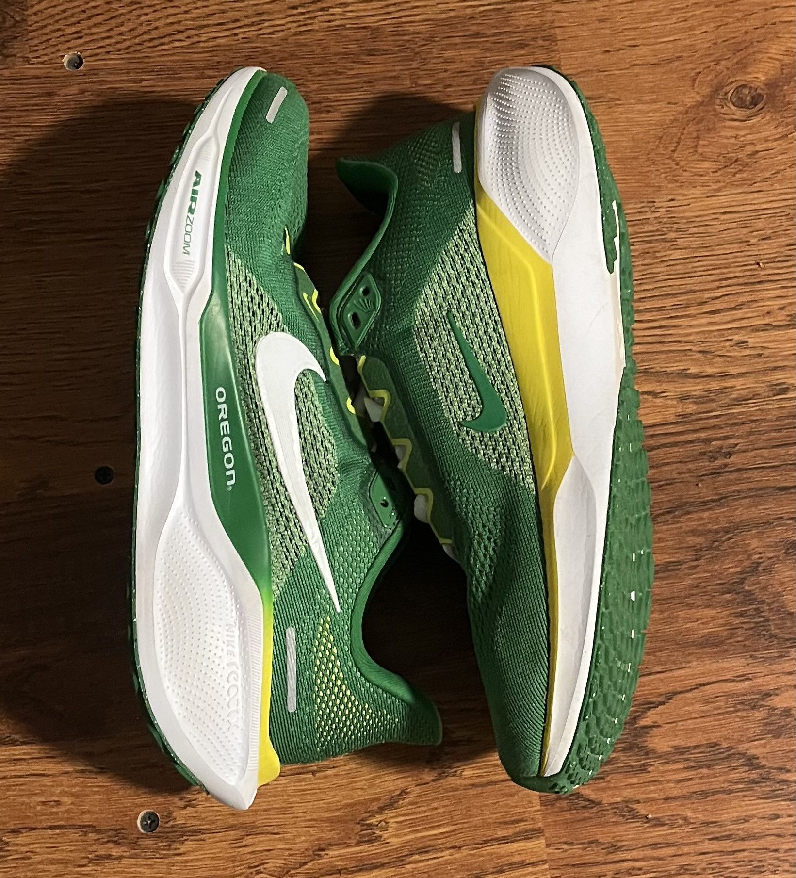 Nike Nike Air Zoom Pegasus 41 Oregon Ducks Running Shoes Size US 6.5 / EU 39-40 - 4 Thumbnail