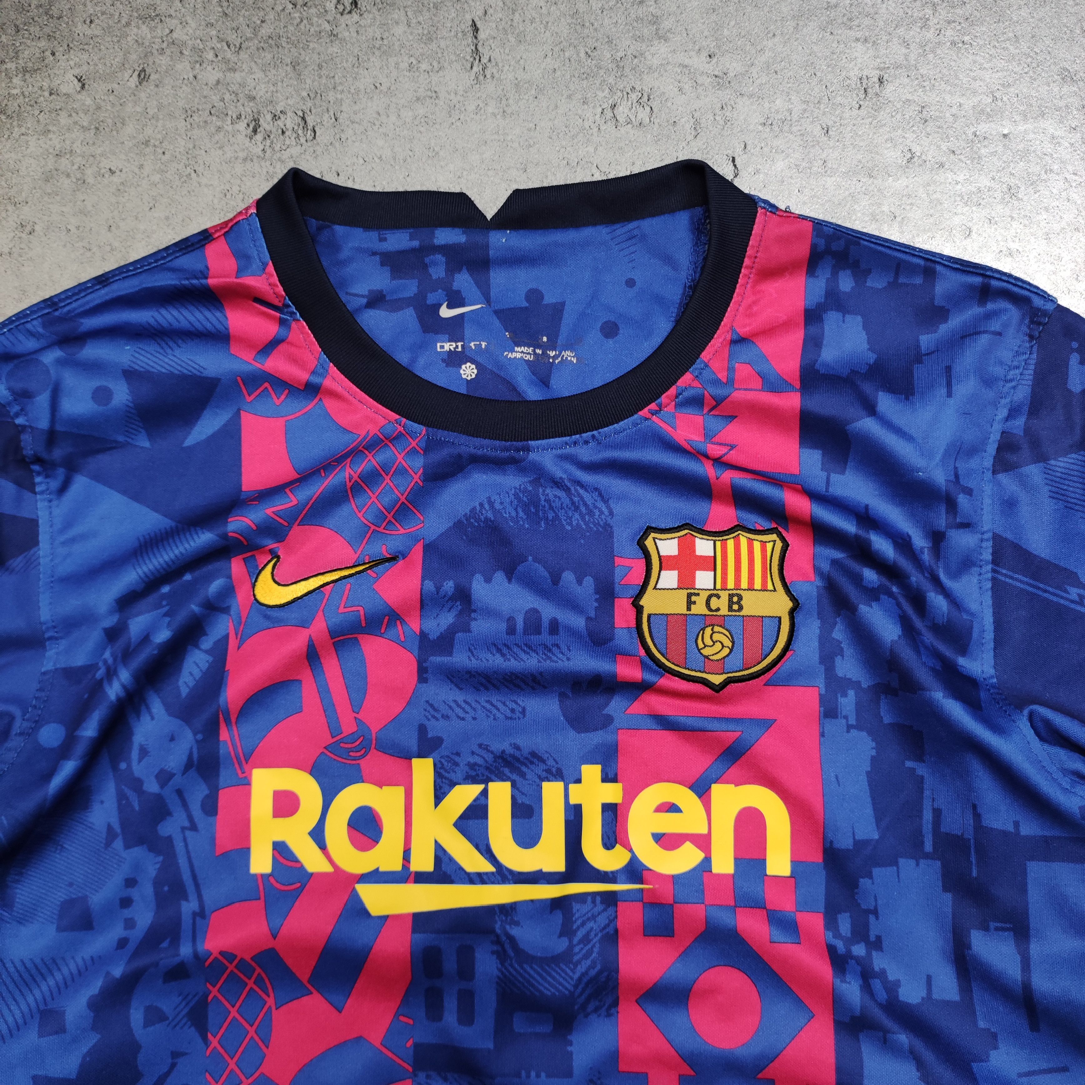 Other RARE FC Barcelona 2021 Third #25 Aubameyang Soccer Jersey Size US XS / EU 42 / 0 - 5 Thumbnail