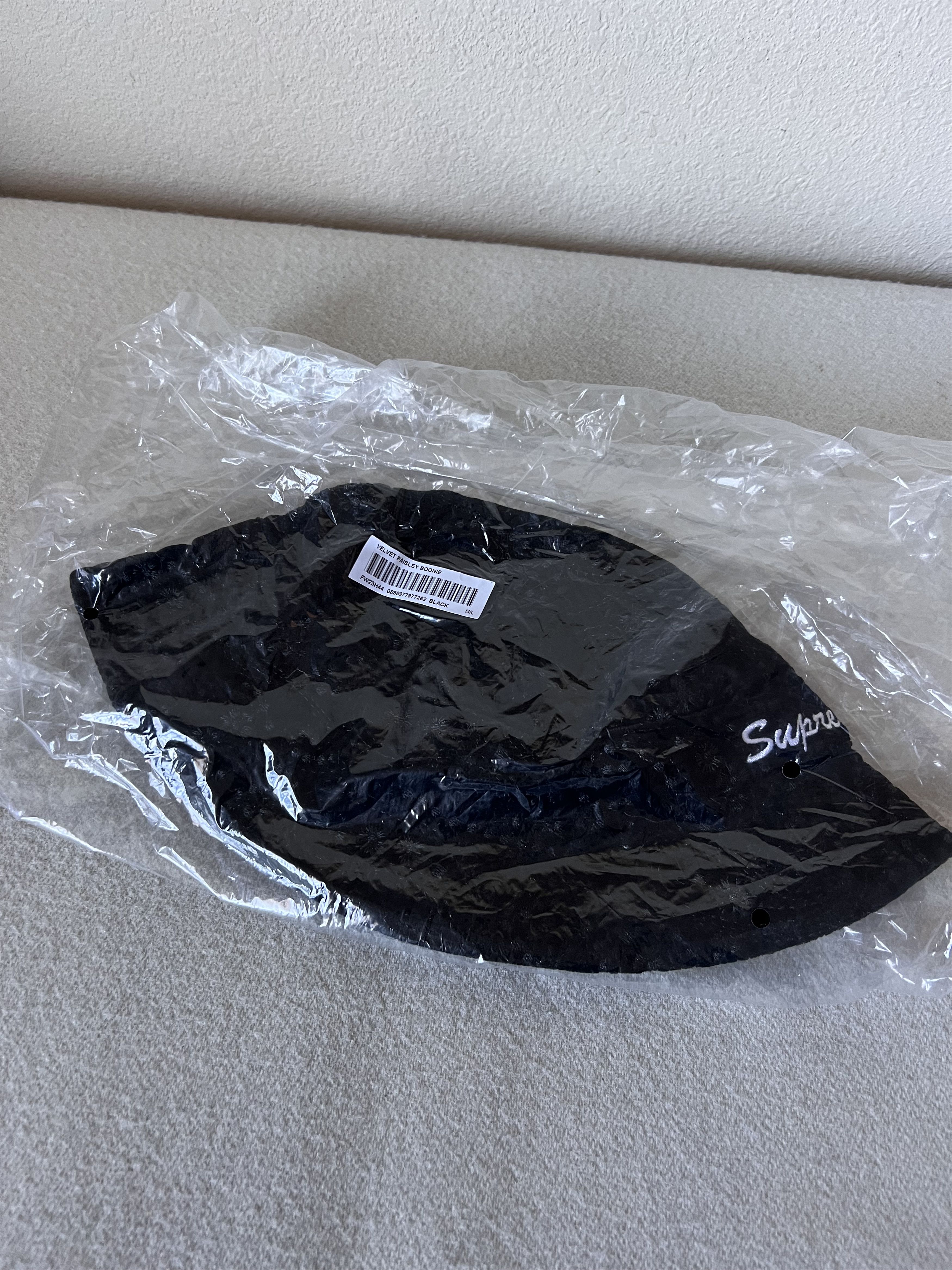 Supreme M/L Supreme Velvet Paisley Boonie in Black Size ONE SIZE - 2 Thumbnail