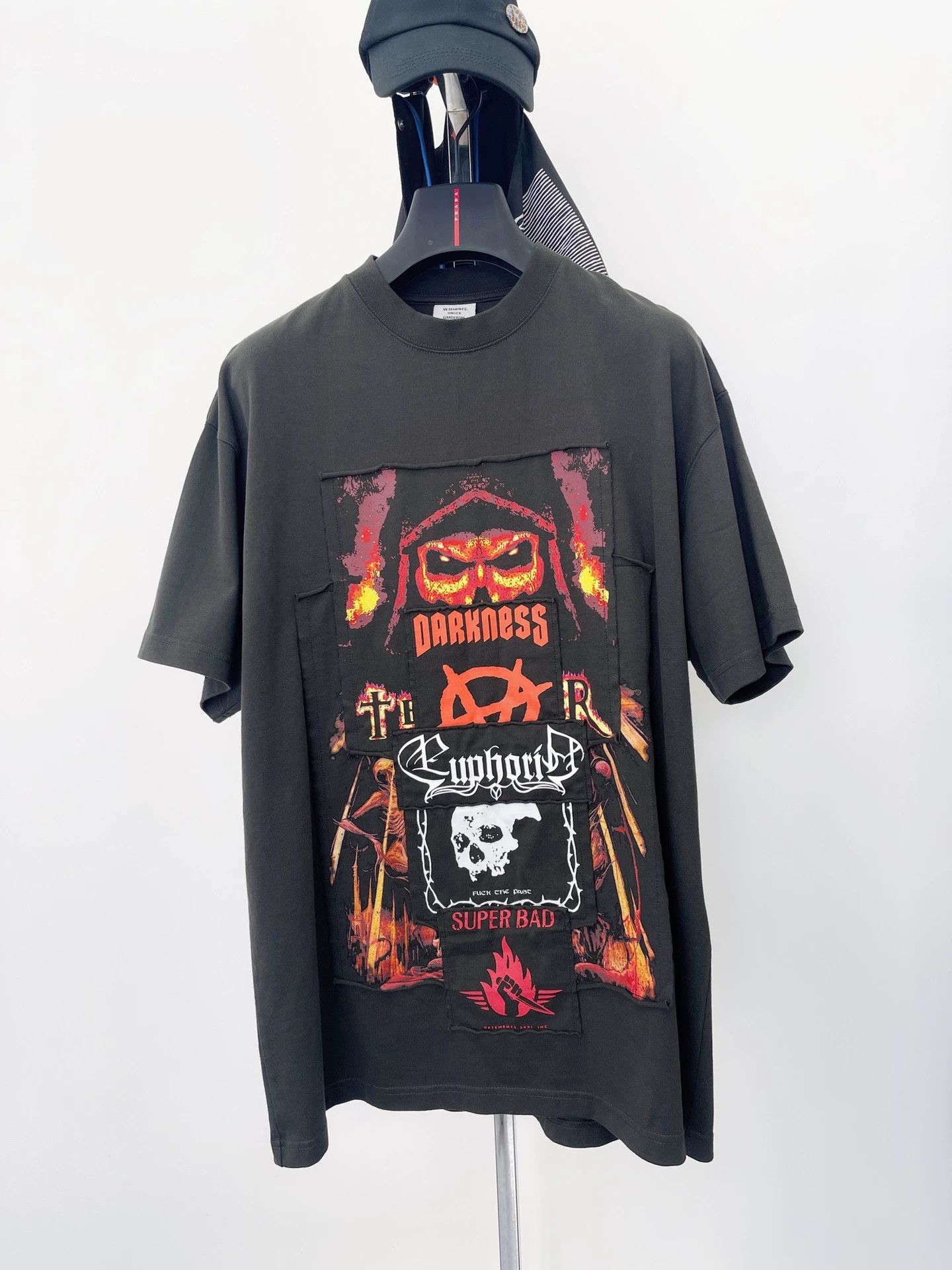Vetements Vetements 21 chest patchwork printed short sleeved loose -DMC Size US S / EU 44-46 / 1 - 1 Thumbnail