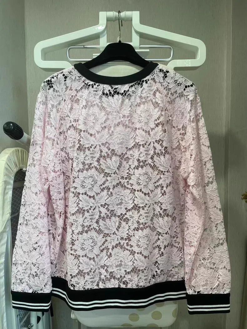 Valentino Valentino Pink lace top Size L / US 10 / IT 46 - 3 Thumbnail